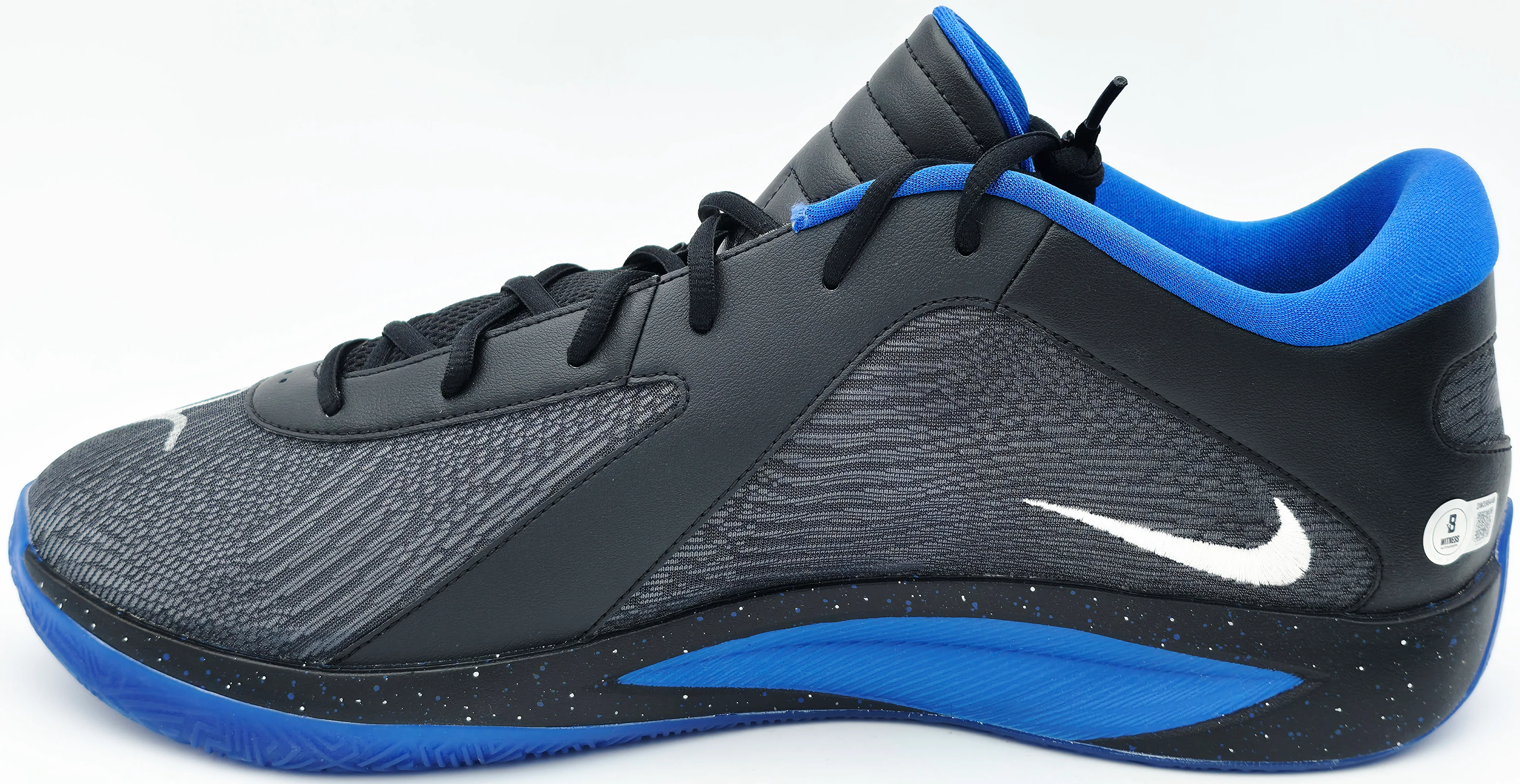 Giannis Antetokounmpo Autographed 2024 Player Exclusive (PE) Promo DUKE BLUE DEVILS Black, White & Game Royal Nike Zoom Freak 6 NCAA P Shoes Size 17 (No Box) Beckett BAS Witness #3W396446 & #3W396447 - Image 5