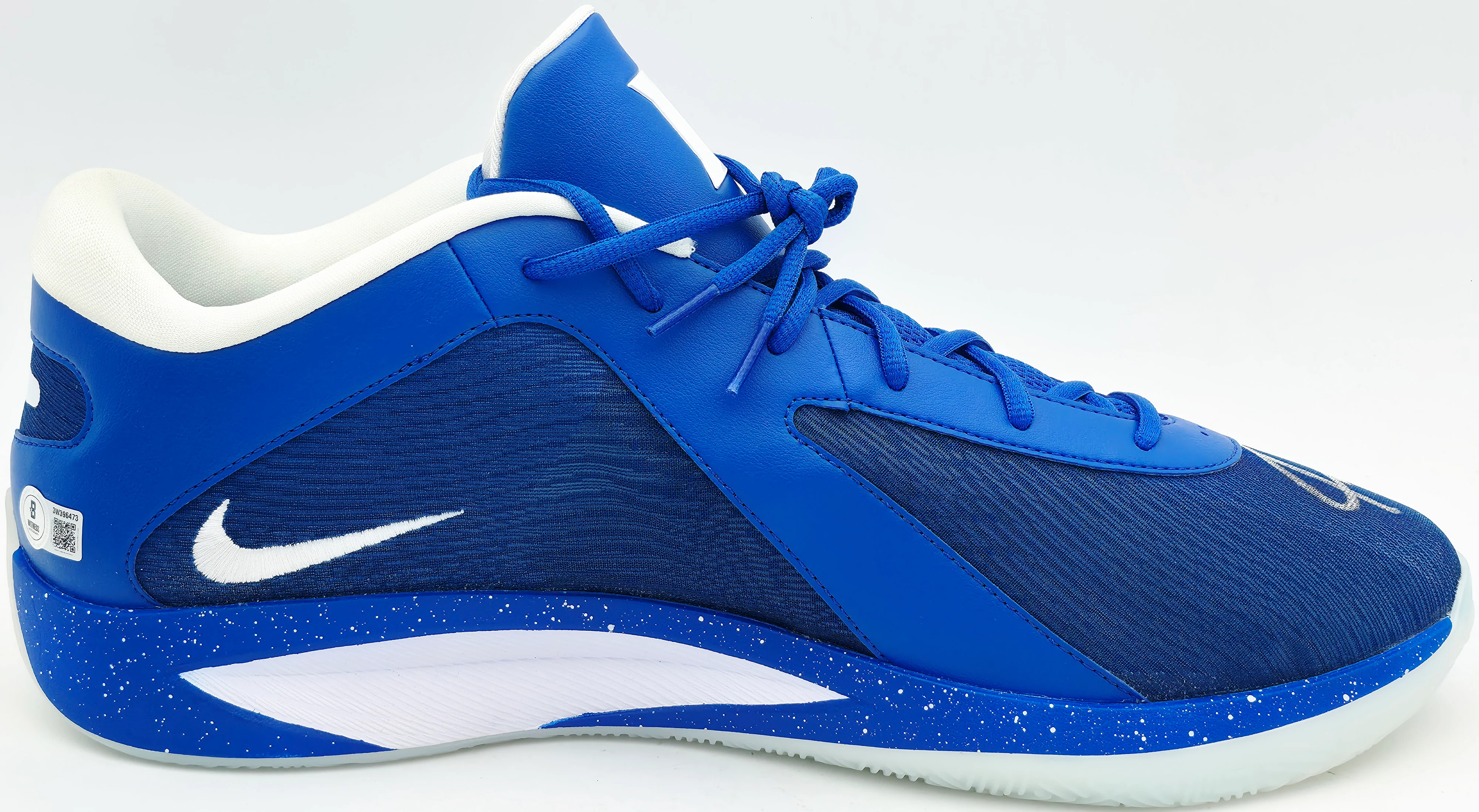 Giannis Antetokounmpo Autographed 2024 Player Exclusive (PE) Promo DUKE BLUE DEVILS Game Royal & White Nike Zoom Freak 6 NCAA P Shoes Size 17 (No Box) Beckett BAS Witness #3W396472 & #3W396473 - Image 5