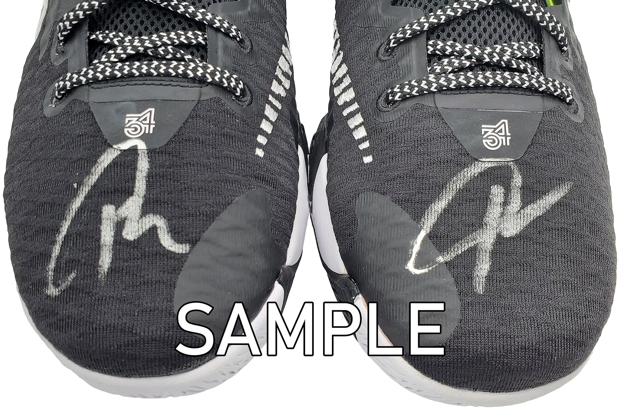 Giannis Antetokounmpo Autographed Black Nike Immortality Shoes Milwaukee Bucks Size 15 Pair Beckett BAS QR Stock #197431 - Image 3