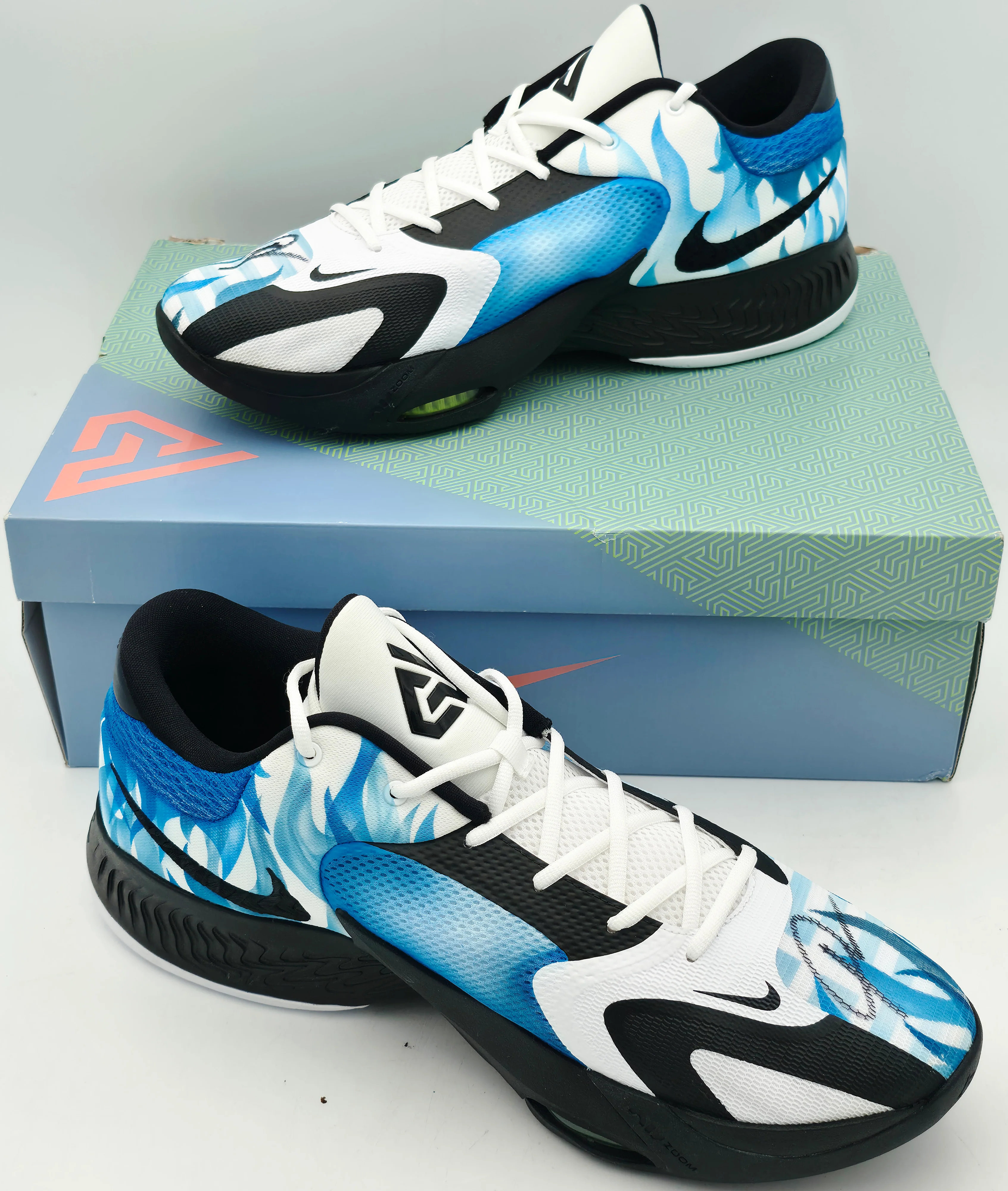 Giannis Antetokounmpo Autographed Photo Blue, Black & White Nike ZOOM FREAK 4 Shoes Milwaukee Bucks Size 17 (With Box) Beckett BAS Witness #3W396716 & #3W396717 - Image 2