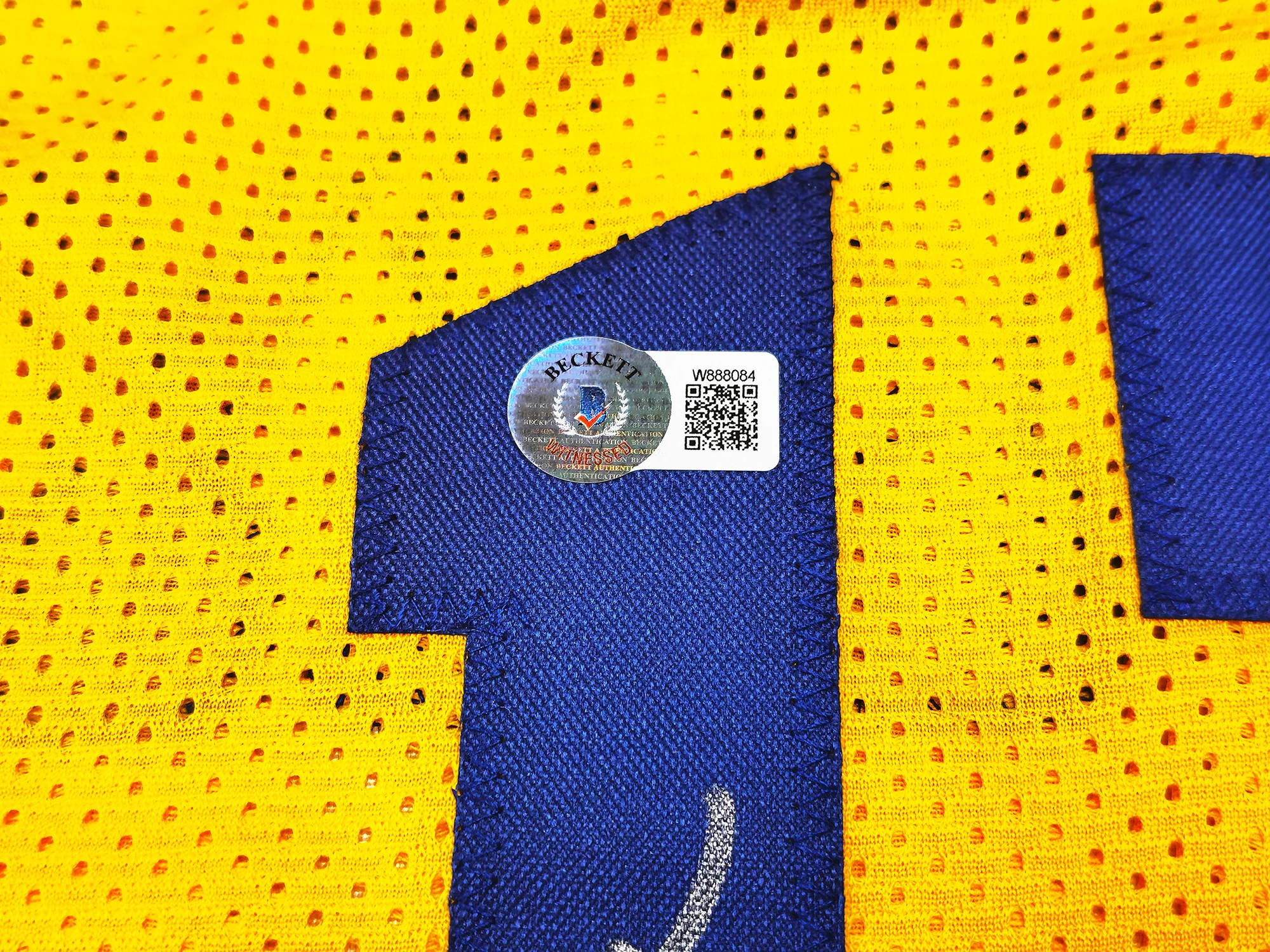 Golden State Warriors Chris Mullin Autographed Yellow Jersey "HOF 2011" Beckett BAS Witness Stock #232594 - Image 5
