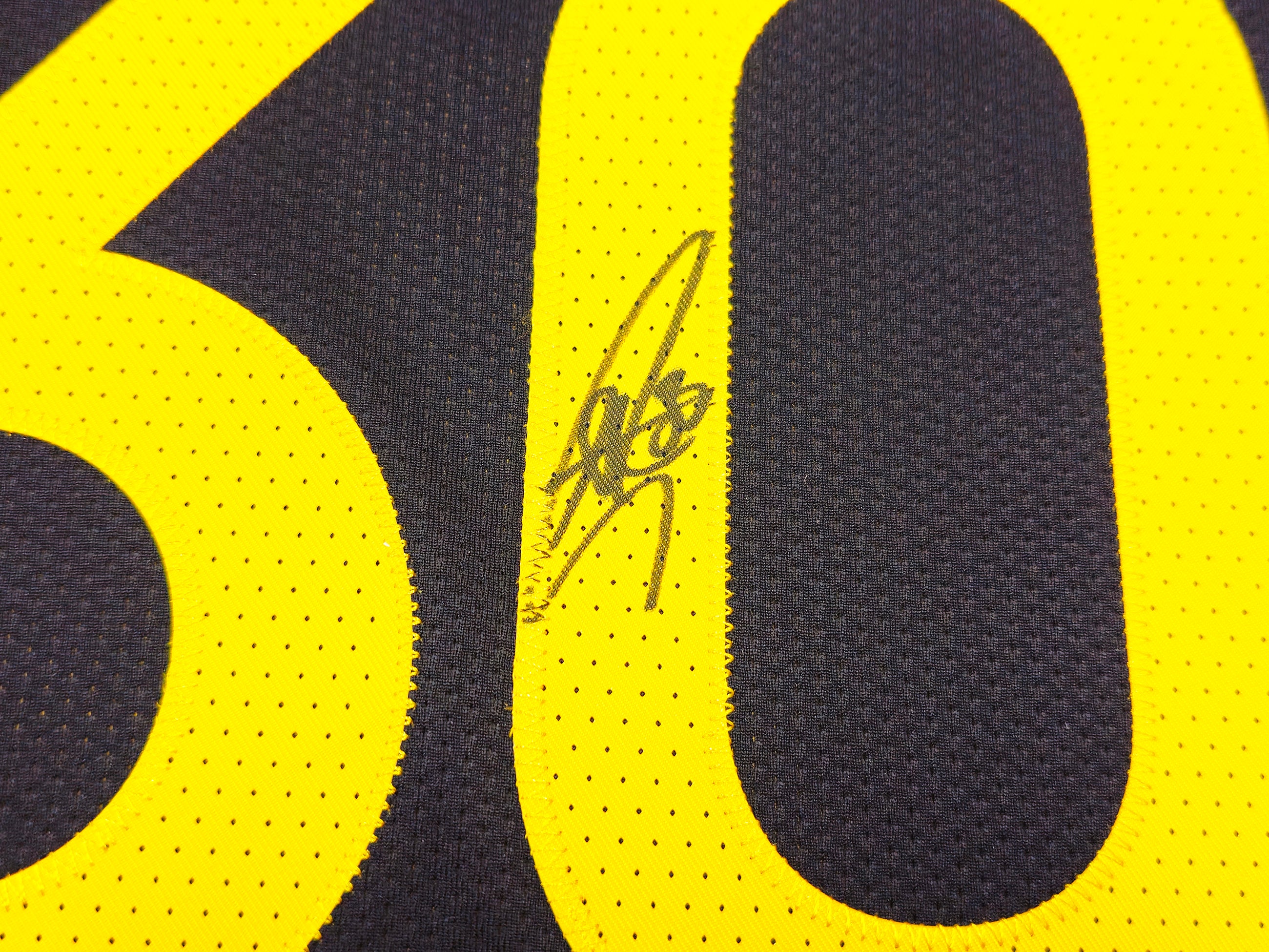 Golden State Warriors Stephen Curry Autographed Black Nike Authentic City Edition Jersey Size 48 JSA Stock #235683 - Image 4