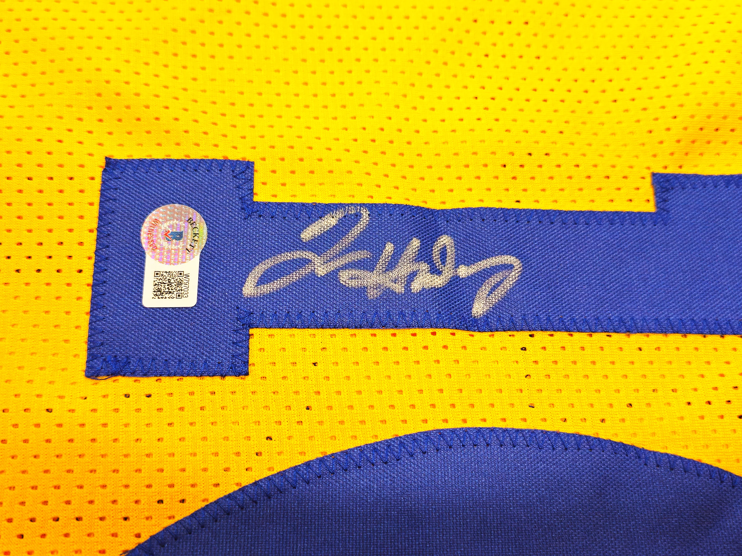 Golden State Warriors Tim Hardaway Autographed Yellow Jersey Beckett BAS Witness Stock #232600 - Image 4