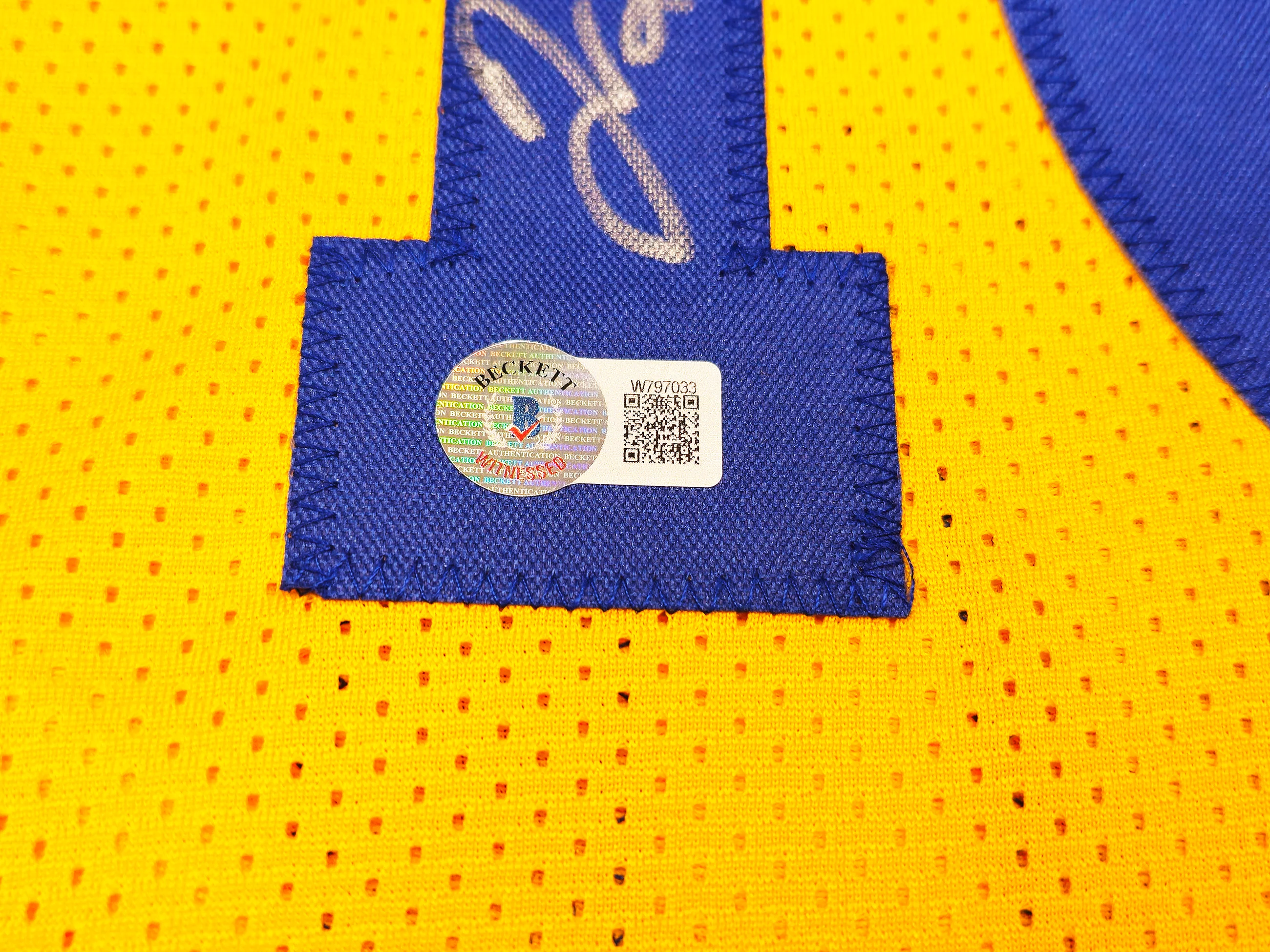 Golden State Warriors Tim Hardaway Autographed Yellow Jersey Beckett BAS Witness Stock #232600 - Image 5