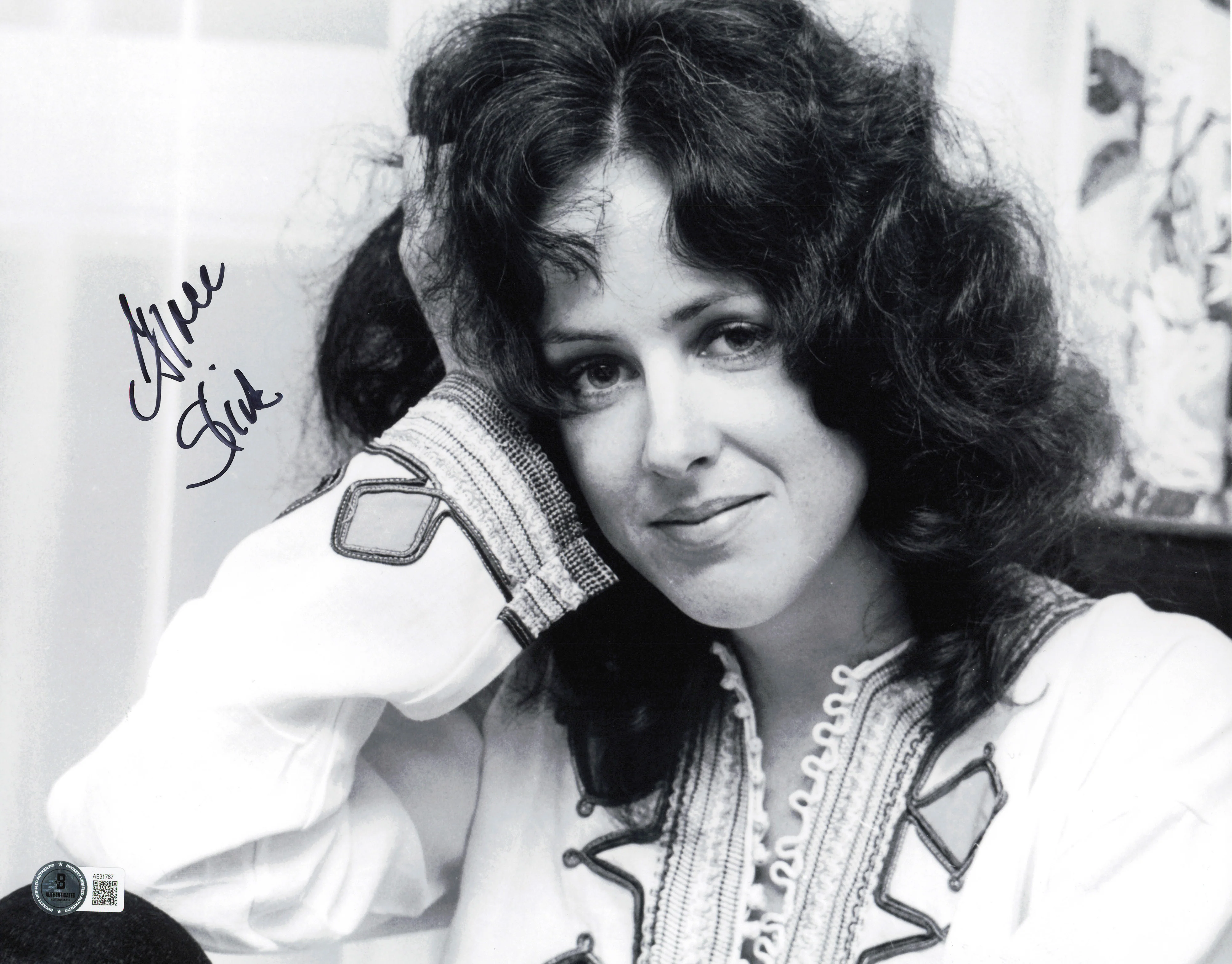 Grace Slick Autographed 11x14 Photo Jefferson Starship Beckett BAS QR #AE31787