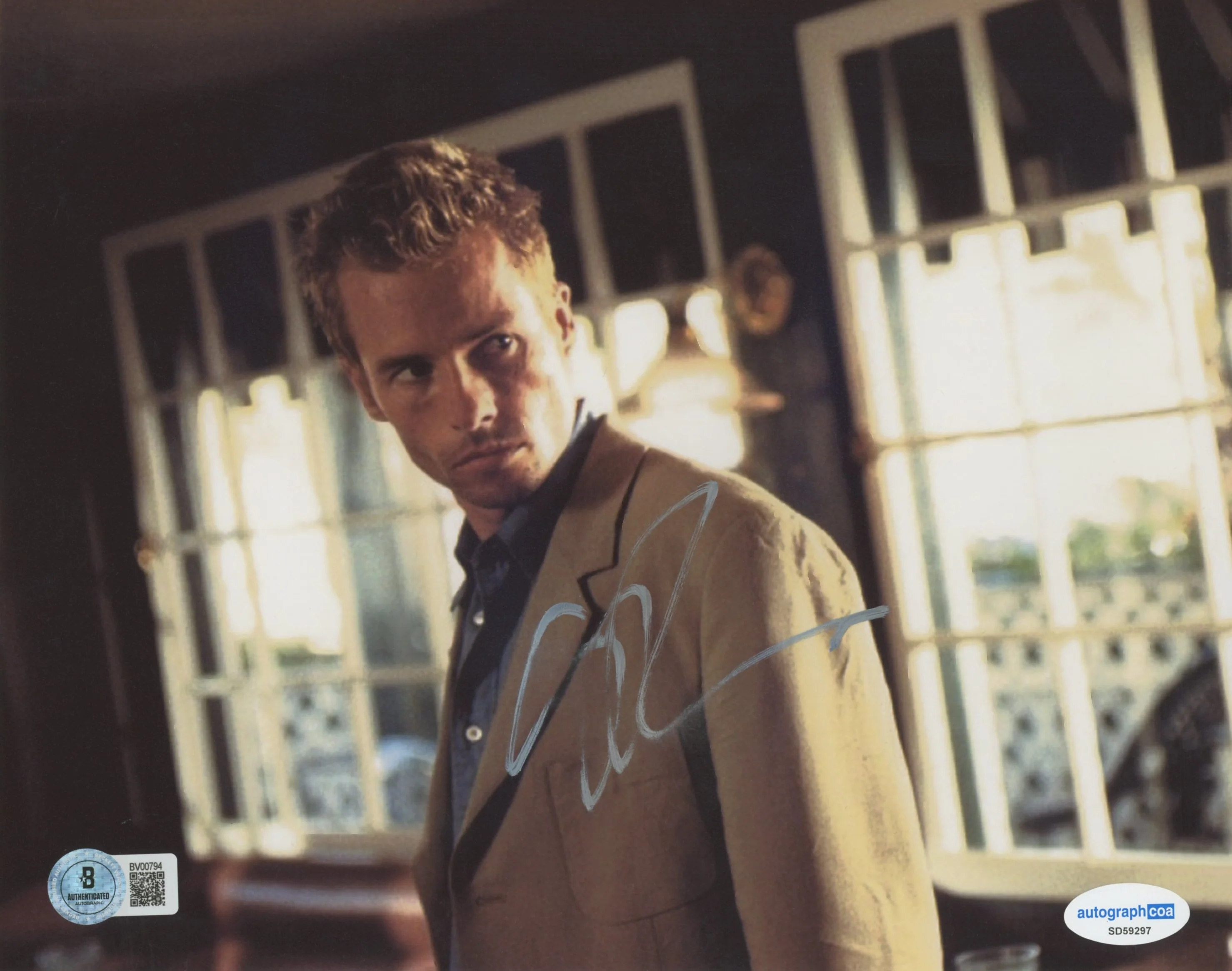 Guy Pearce Memento Authentic Signed 8x10 Photo Autographed BAS #BV00794 - Image 2