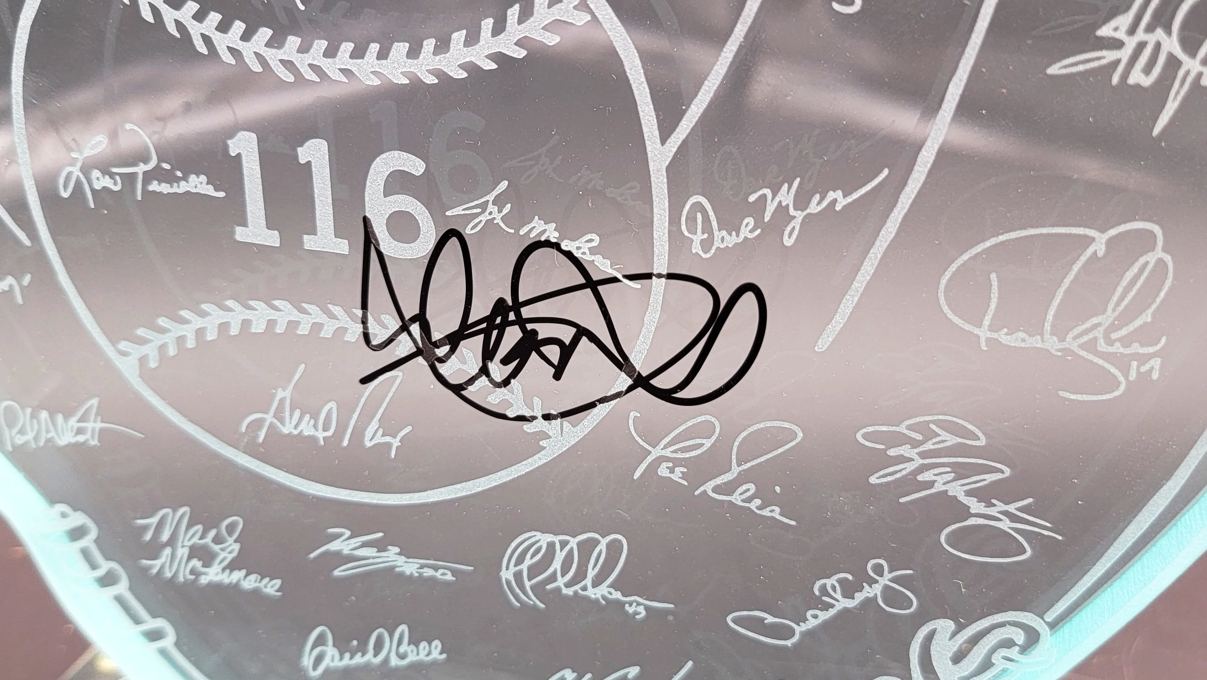 Ichiro Suzuki Autographed 2001 Commemorative 116 Wins Trophy Seattle Mariners IS Holo SKU #209077 - Image 5