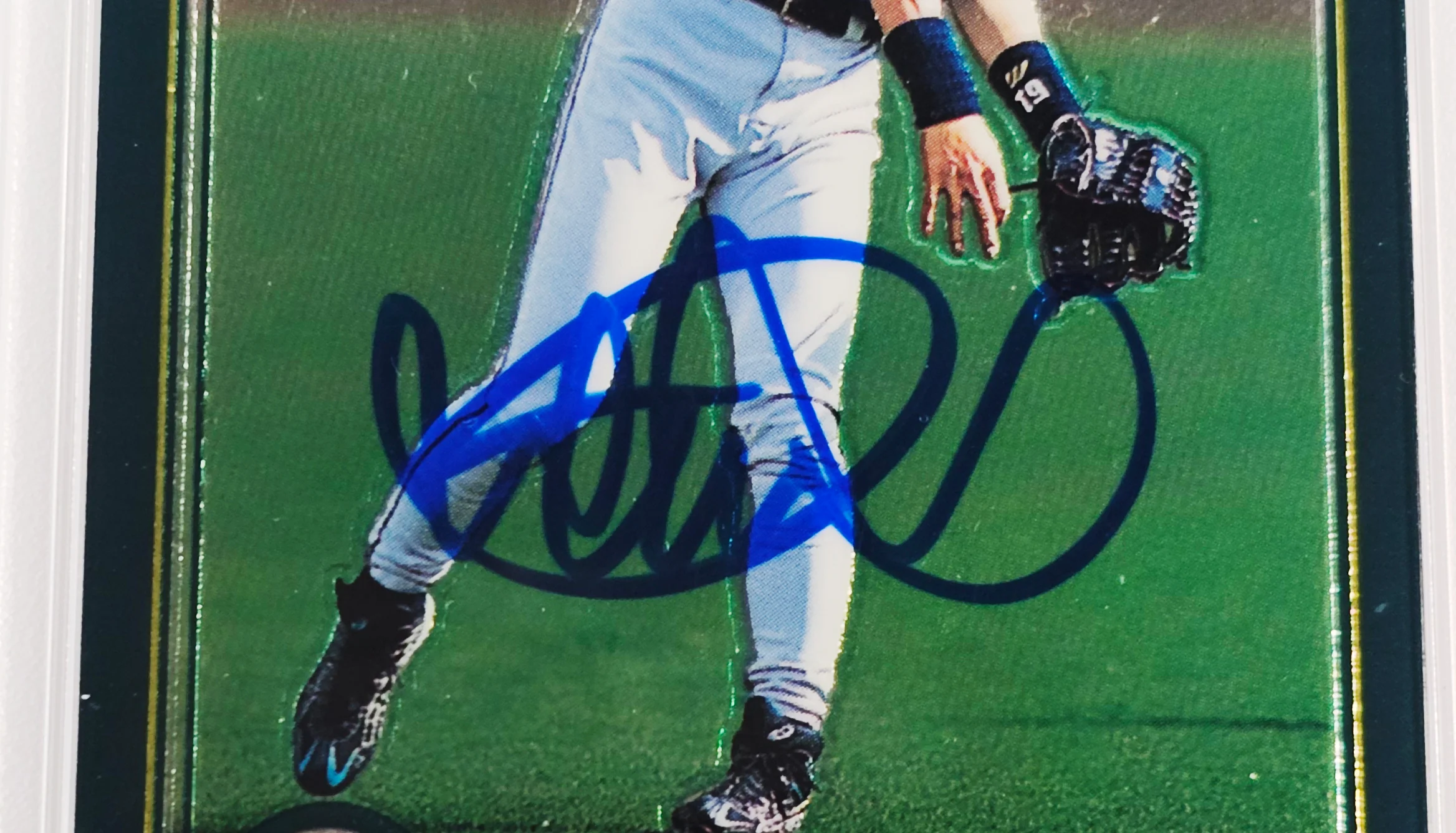 Ichiro Suzuki Autographed 2001 Topps Chrome Traded Rookie Card #T266 Seattle Mariners PSA 8 Auto Grade Gem Mint 10 PSA/DNA #61265865 - Image 3