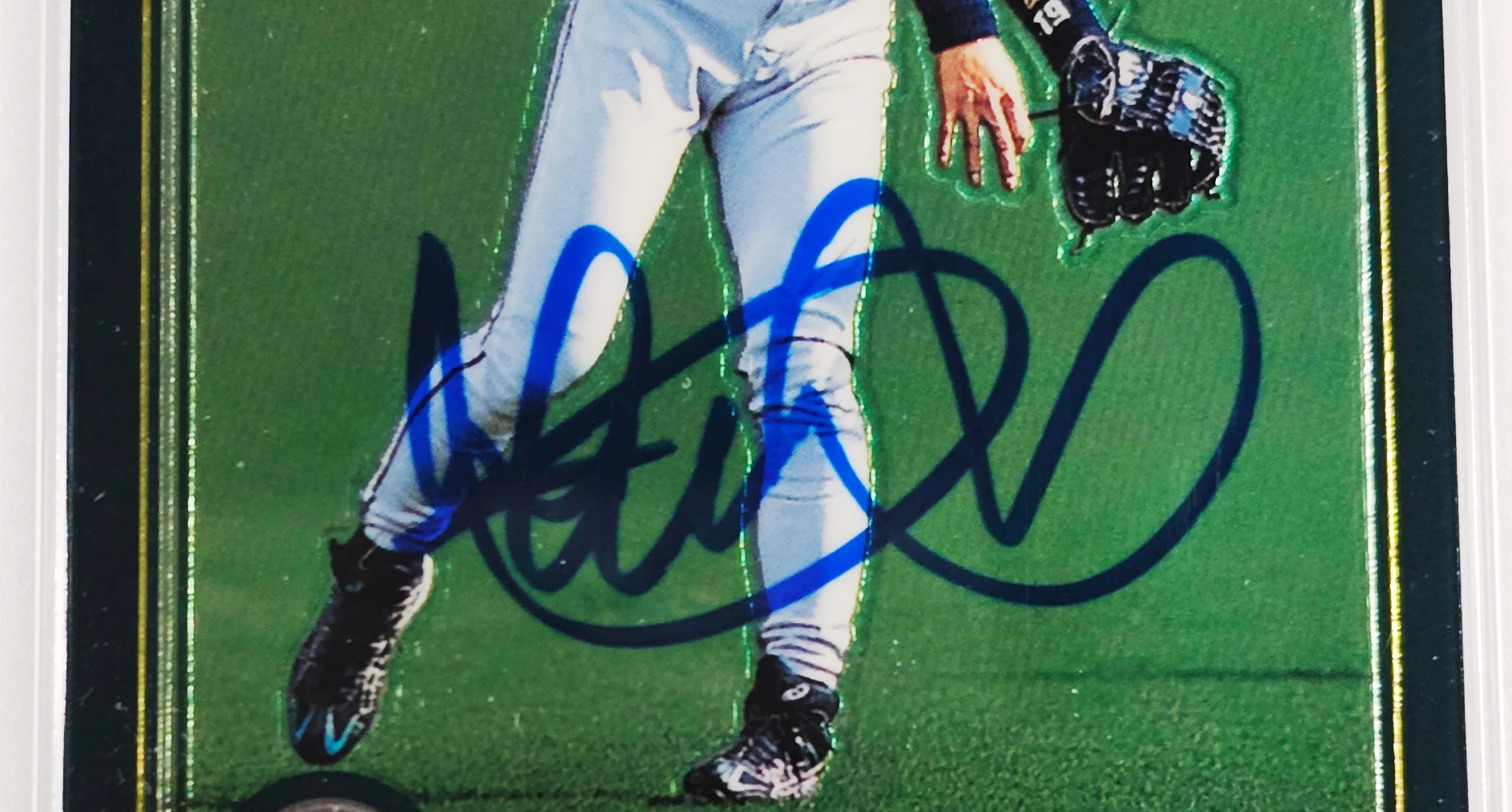 Ichiro Suzuki Autographed 2001 Topps Chrome Traded Rookie Card #T266 Seattle Mariners PSA 8 Auto Grade Gem Mint 10 PSA/DNA #61265867 - Image 3