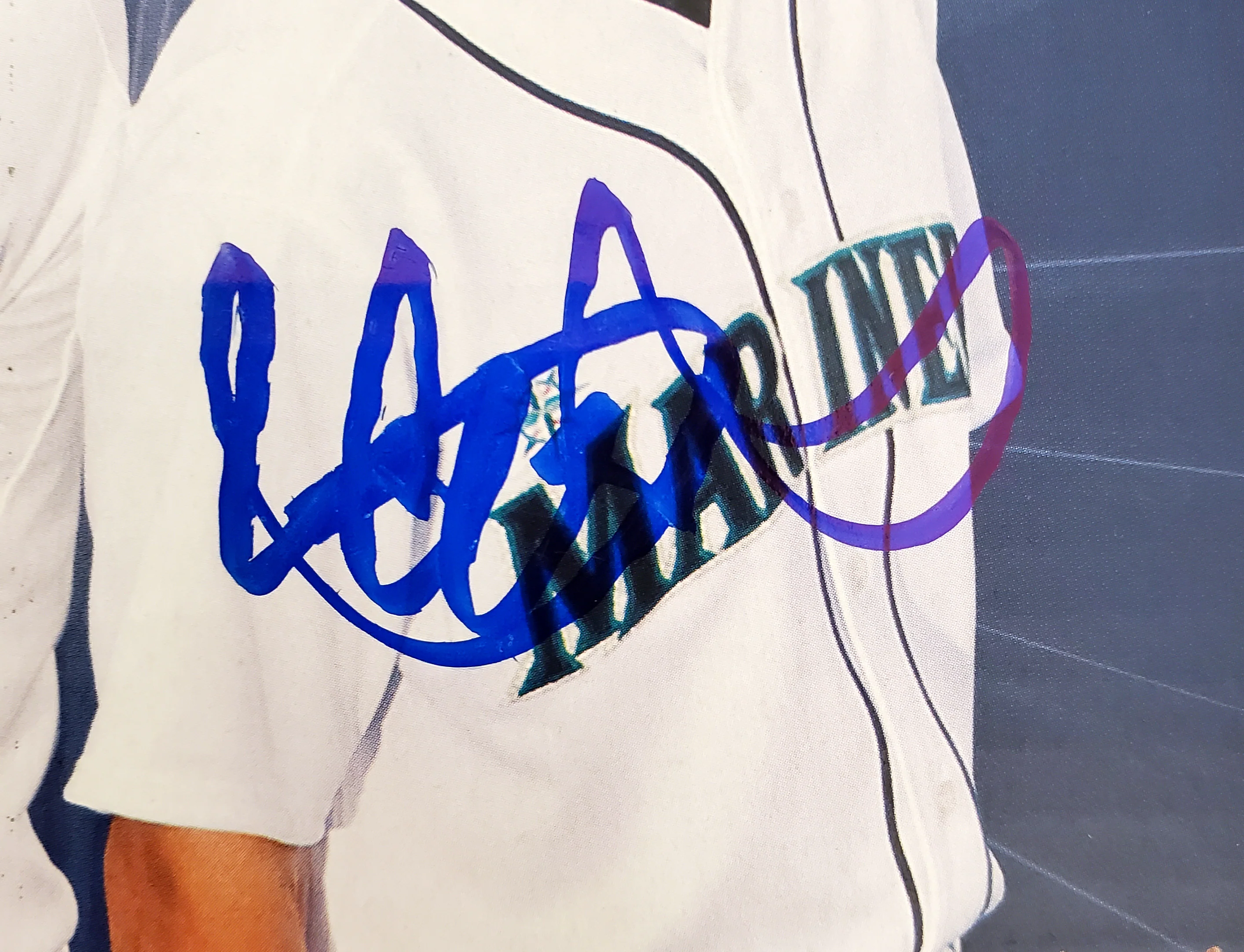 Ichiro Suzuki Autographed 2010 Cooperstown Bound With Ken Griffey Jr. Bobblehead Box Seattle Mariners IS Holo SKU #193664 - Image 2