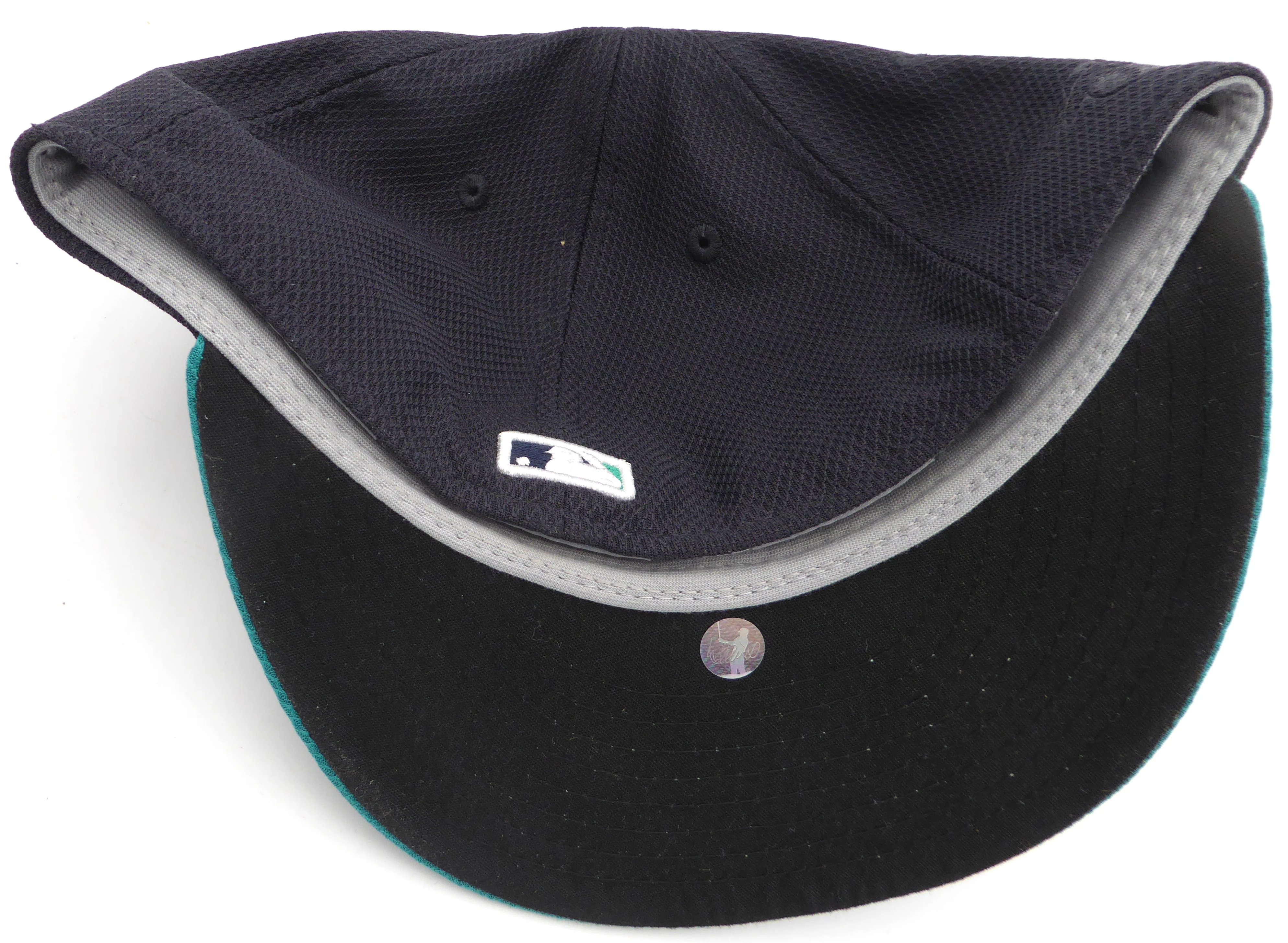 Ichiro Suzuki Autographed 2016 Spring Training Hat Seattle Mariners IS Holo SKU #225876 - Image 4