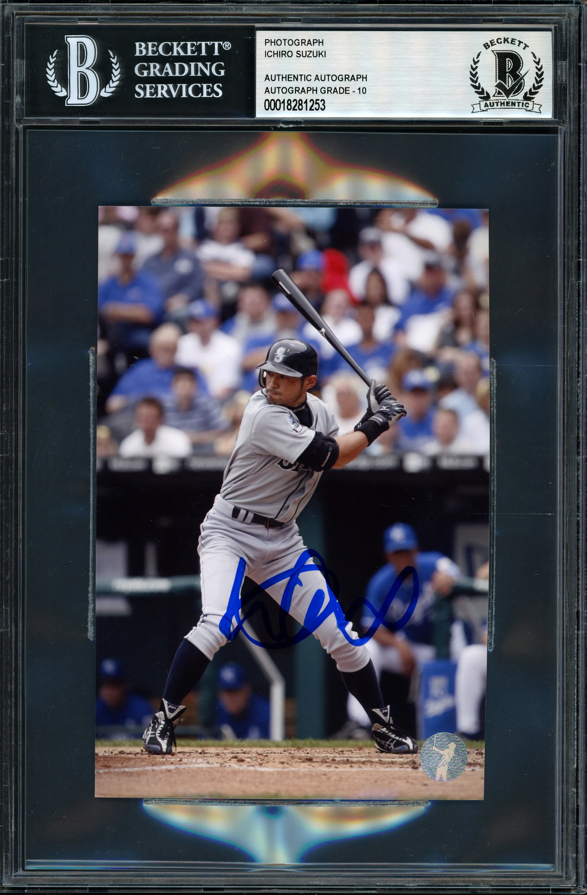 Ichiro Suzuki Autographed 4x6 Photo Seattle Mariners Auto Grade Gem Mint 10 Beckett BAS #18281253