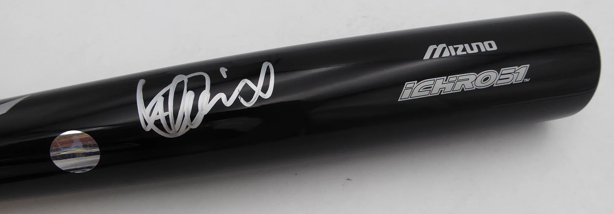 Ichiro Suzuki Autographed Mizuno Bat Seattle Mariners IS Holo SKU #253202 - Image 3