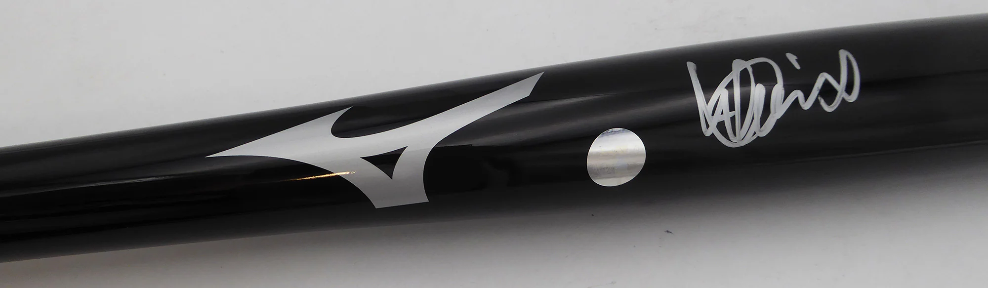 Ichiro Suzuki Autographed Mizuno Bat Seattle Mariners IS Holo SKU #253202 - Image 4