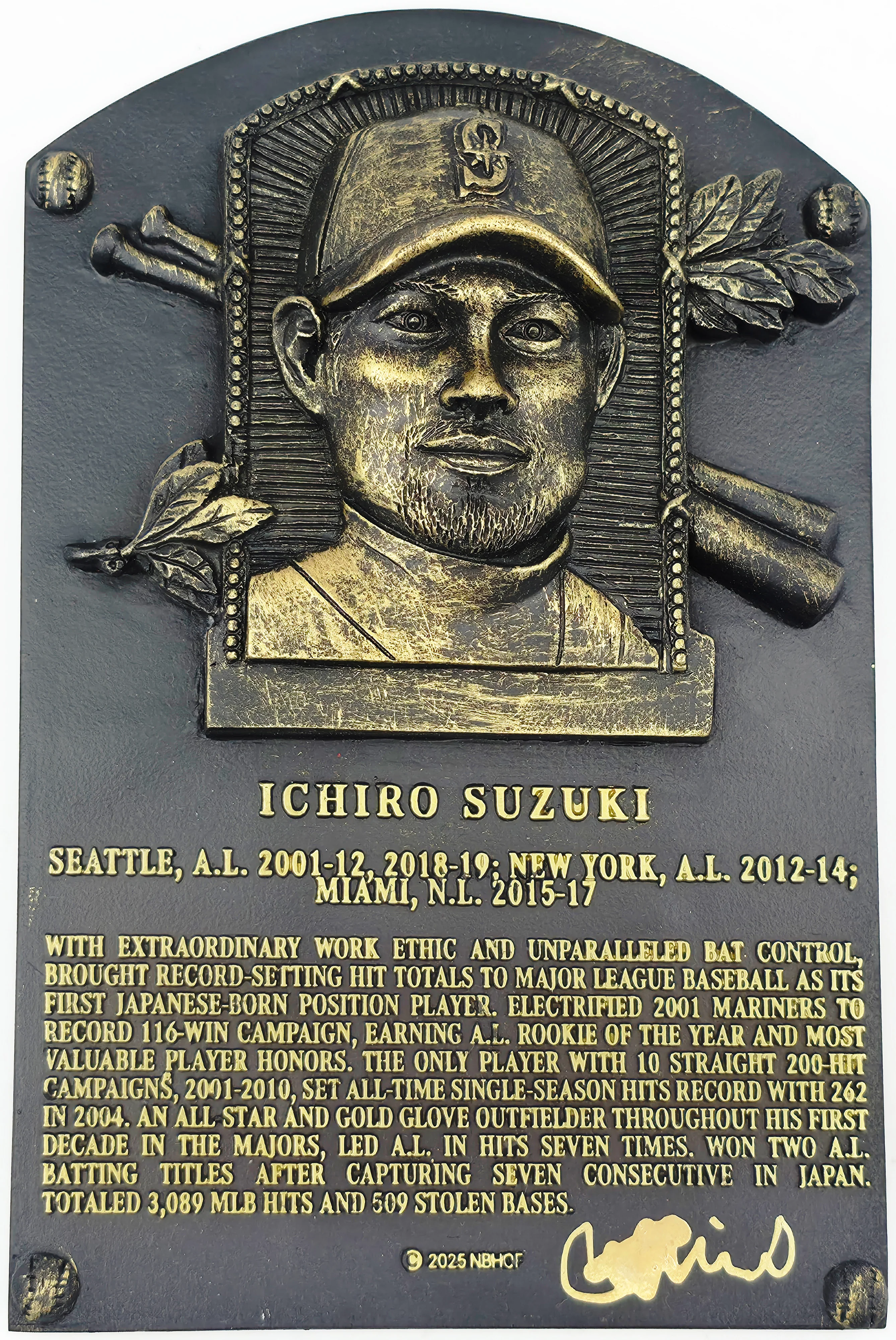 Ichiro Suzuki Autographed Replica Hall of Fame HOF Plaque Seattle Mariners (Smudged) Beckett BAS Witness #1W901895