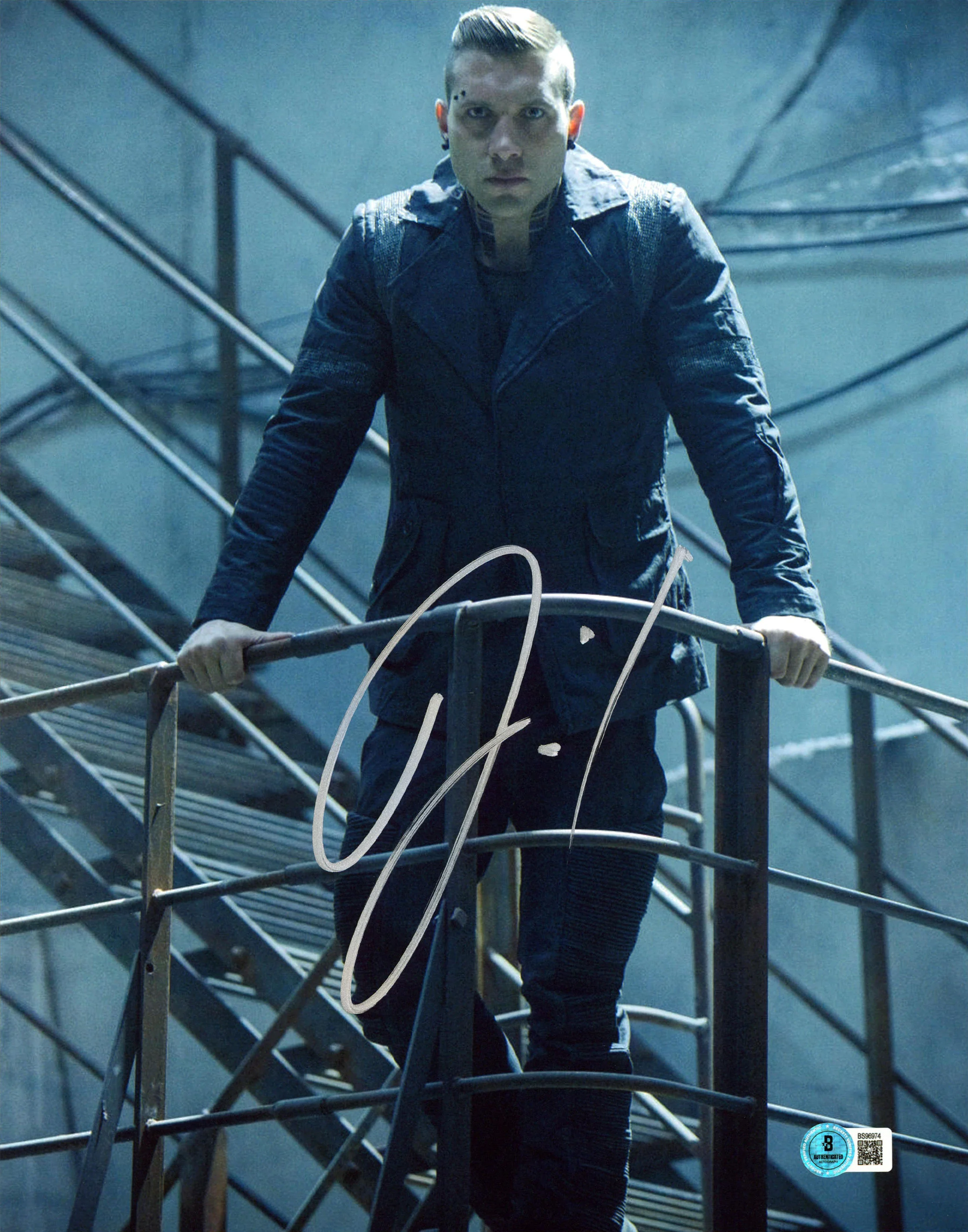 Jai Courtney Divergent Authentic Signed 11x14 Vertical Photo BAS #BS96974
