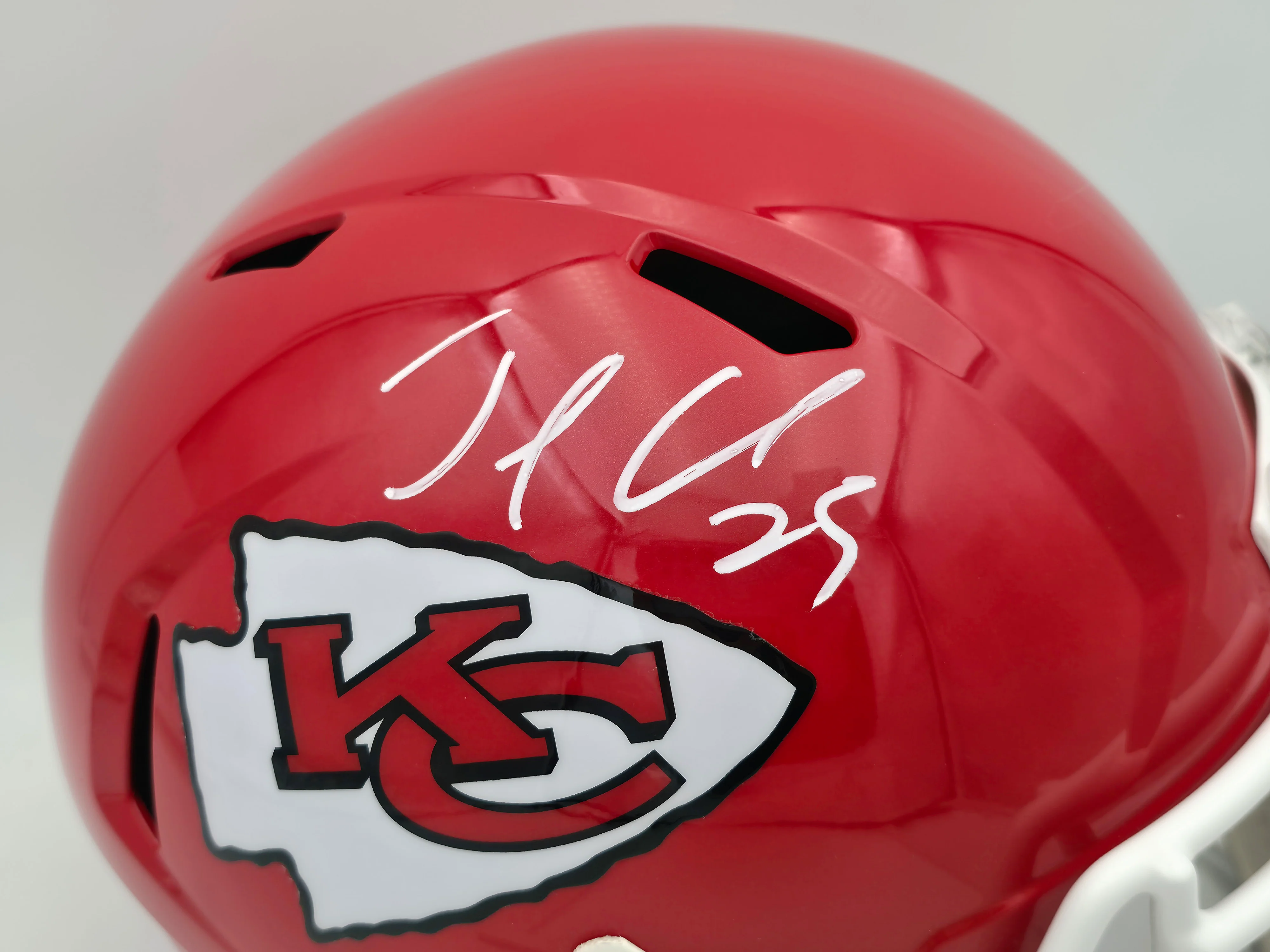Jamaal Charles Autographed Kansas City Chiefs Red Full Size Speed Replica Helmet Beckett BAS Witness Stock #260051 - Image 2