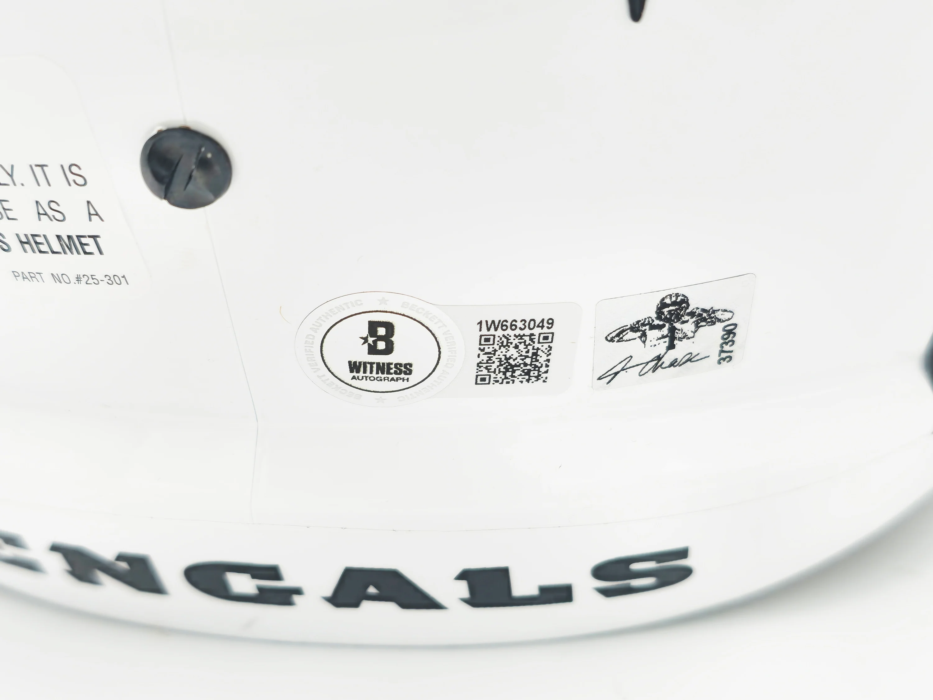 Ja'Marr Chase Autographed Cincinnati Bengals White 2022 Alternate Full Size Speed Replica Helmet Beckett BAS Witness Stock #228827 - Image 5