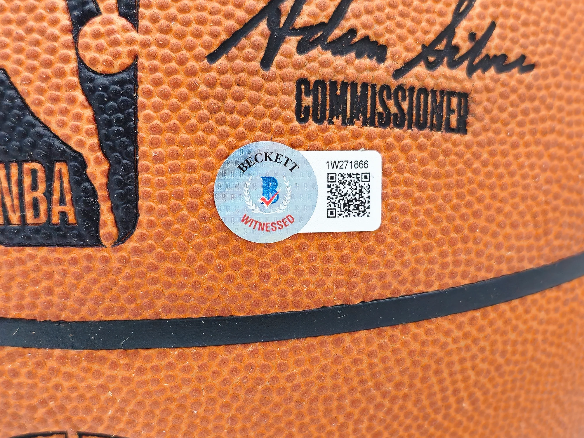 John Stockton Autographed Official Game Ball Genuine Leather Basketball Utah Jazz Beckett BAS Witness Stock #224368 - Image 4