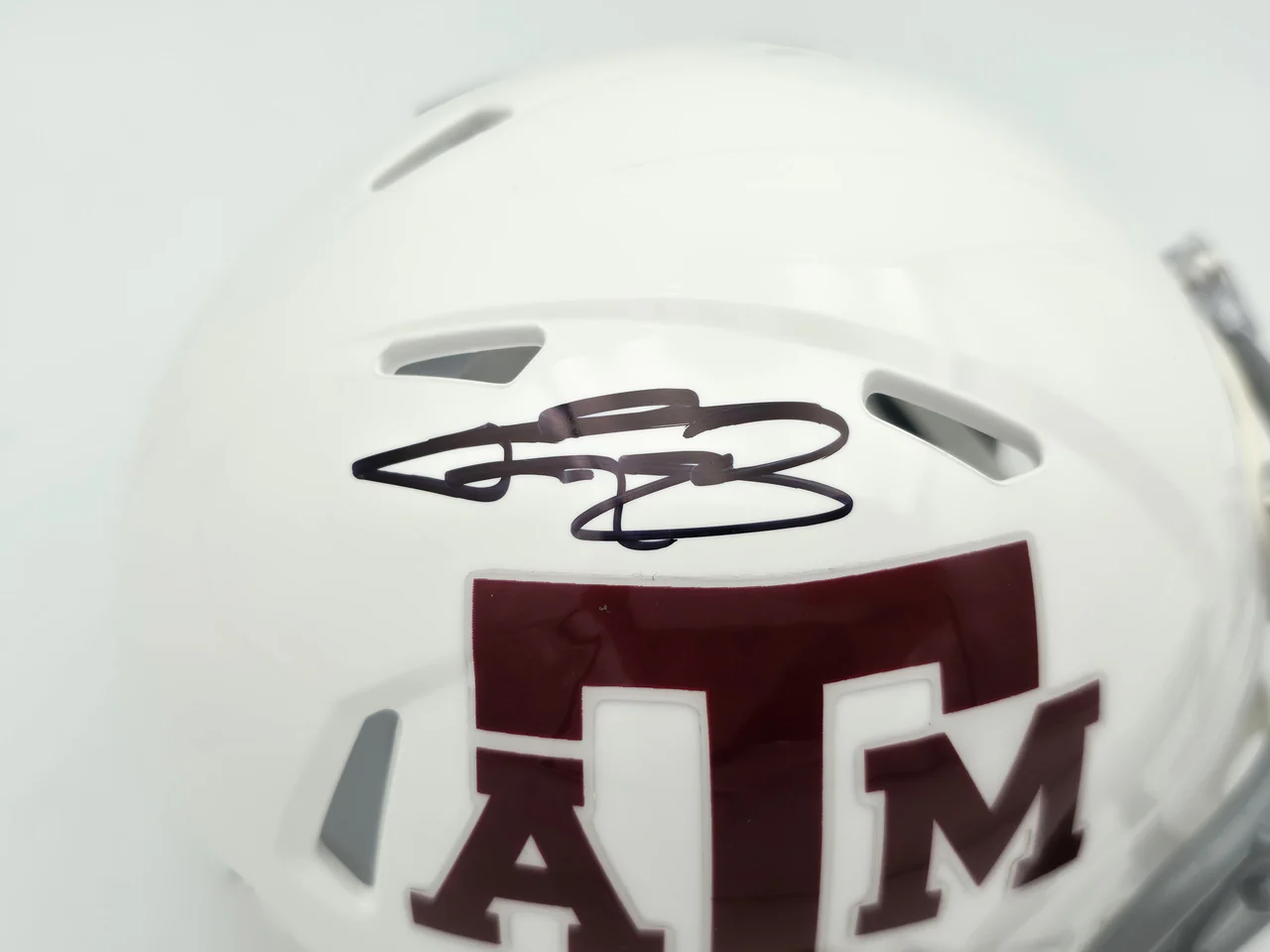 Johnny Manziel Autographed Texas A&M Aggies White Speed Mini Helmet Beckett BAS Witness Stock #262061 - Image 2