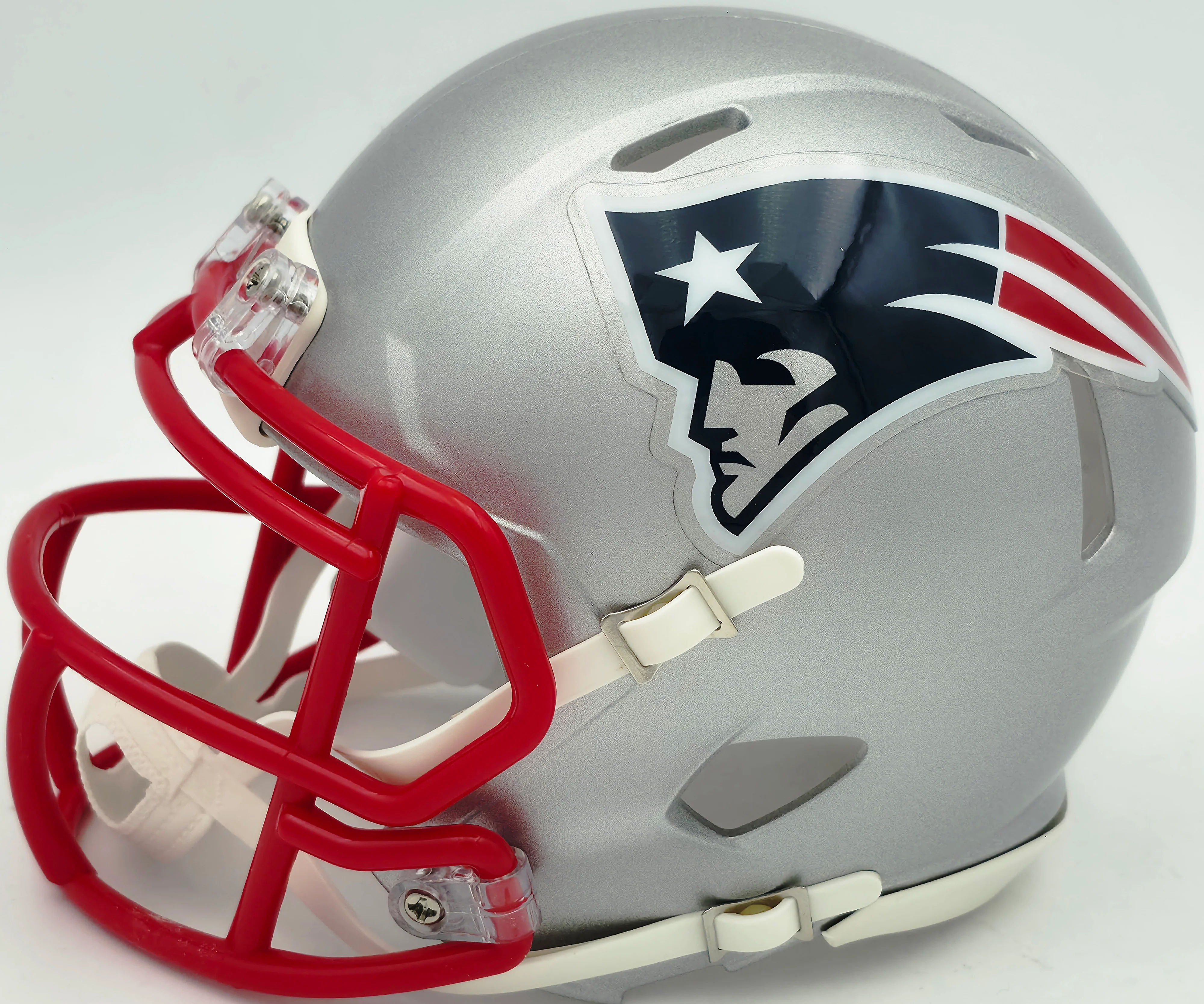 Kayshon Boutte Autographed New England Patriots Silver Speed Mini Helmet Beckett BAS Witness Stock #256984 - Image 5