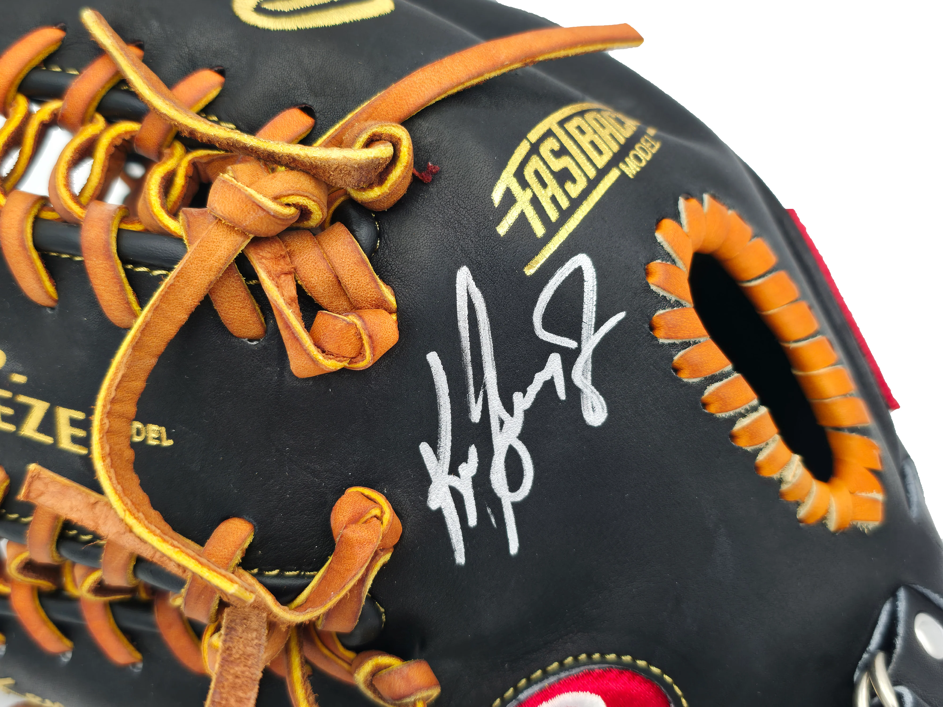 Ken Griffey Jr. Autographed Black Rawlings Heart of the Hide Signature Model Baseball Fielding Glove Seattle Mariners Beckett BAS Witness Stock #262142 - Image 2
