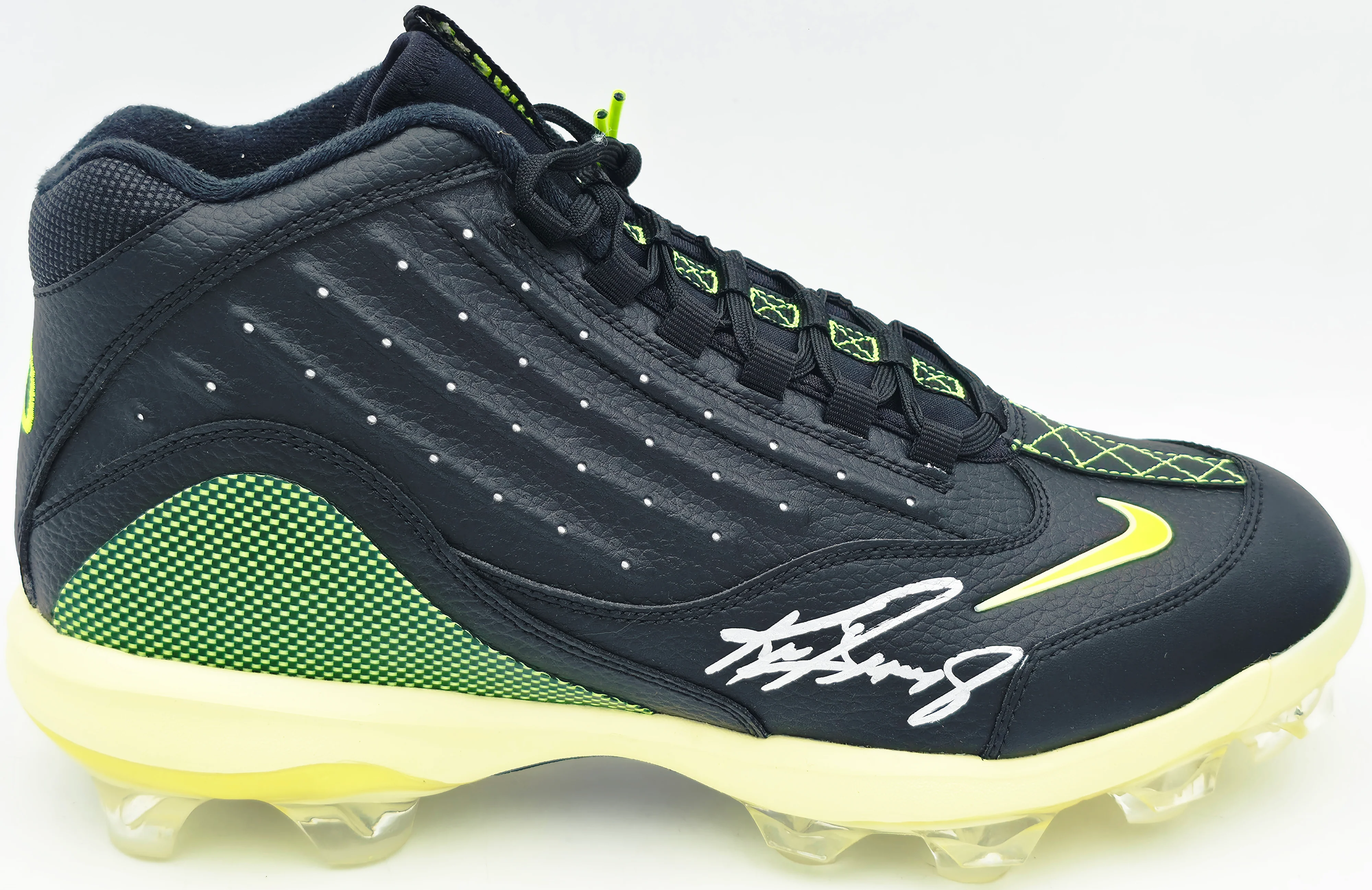 Ken Griffey Jr. Autographed Black Volt Nike 2 MCS Swingman Logo Baseball Cleats Seattle Mariners Beckett BAS Witness #4W624612 - Image 4