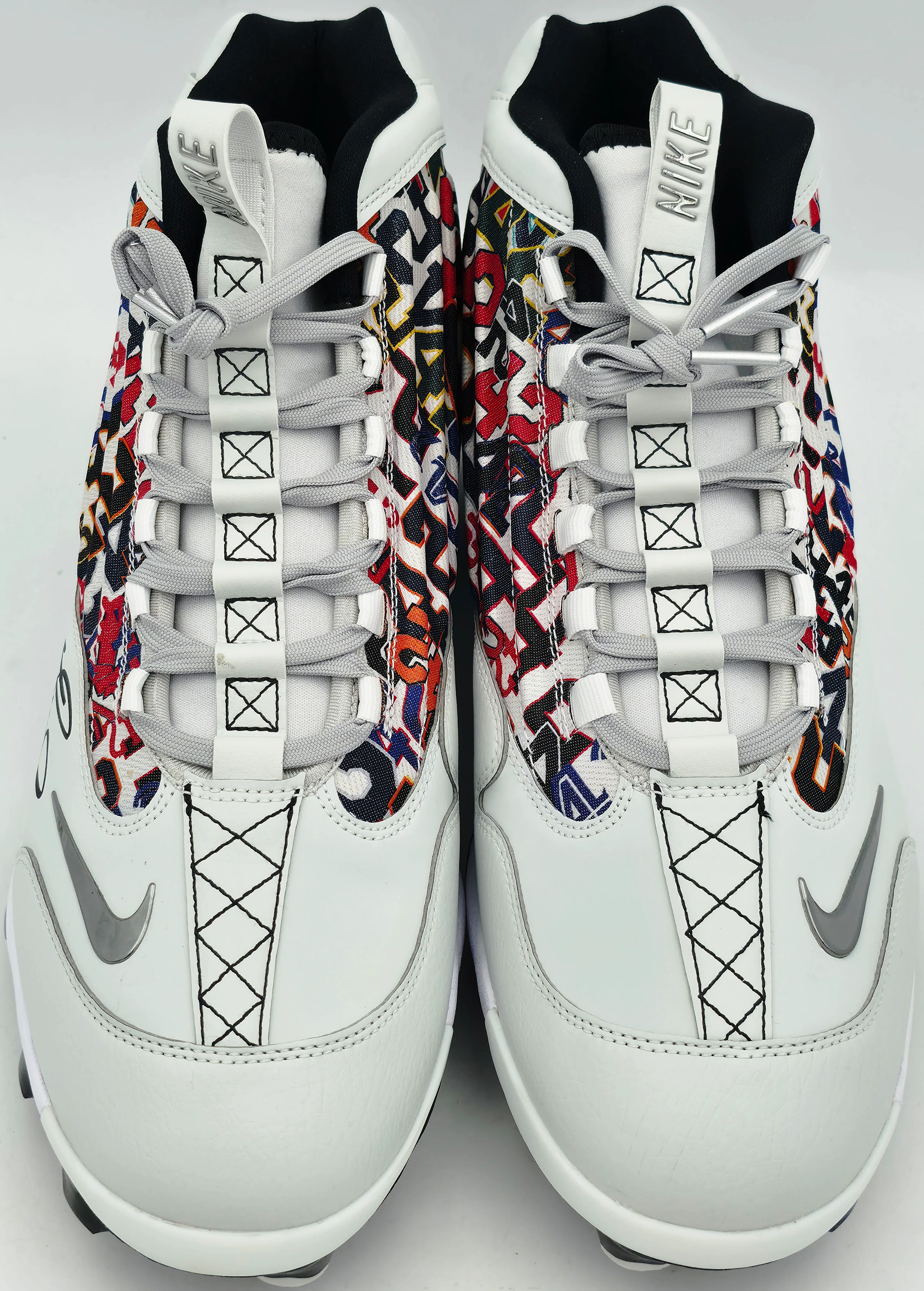 Ken Griffey Jr. Autographed White Nike Griffey 2 Mcs Jackie Robinson Day Baseball Cleats Seattle Mariners Size 11.5 Beckett BAS Witness Stock #262143 - Image 3