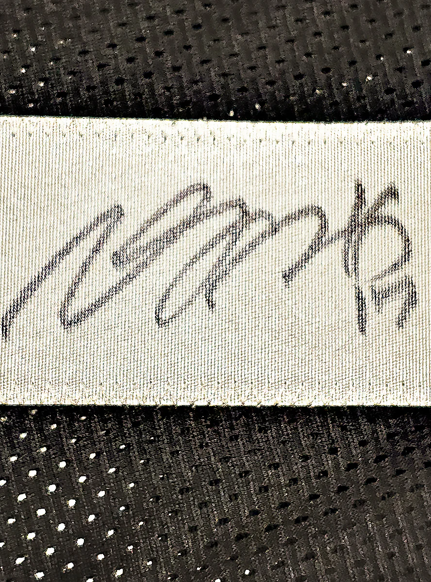 Las Vegas Raiders Davante Adams Autographed Black Jersey Beckett BAS Witness Stock #220595 - Image 4