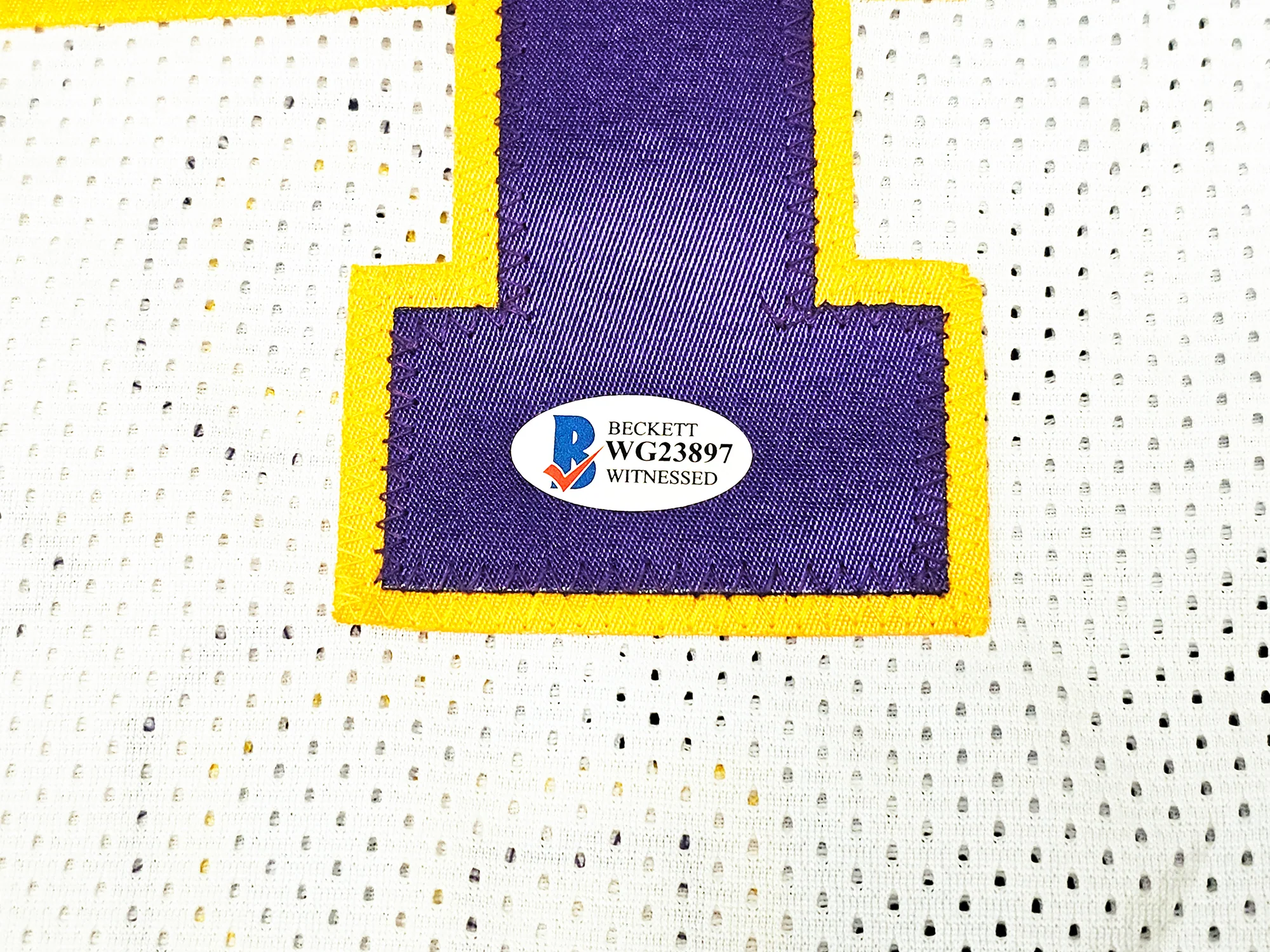 Los Angeles Lakers Shaquille Shaq O'Neal Autographed White Jersey Signed on #4 Beckett BAS Stock #191134 - Image 5