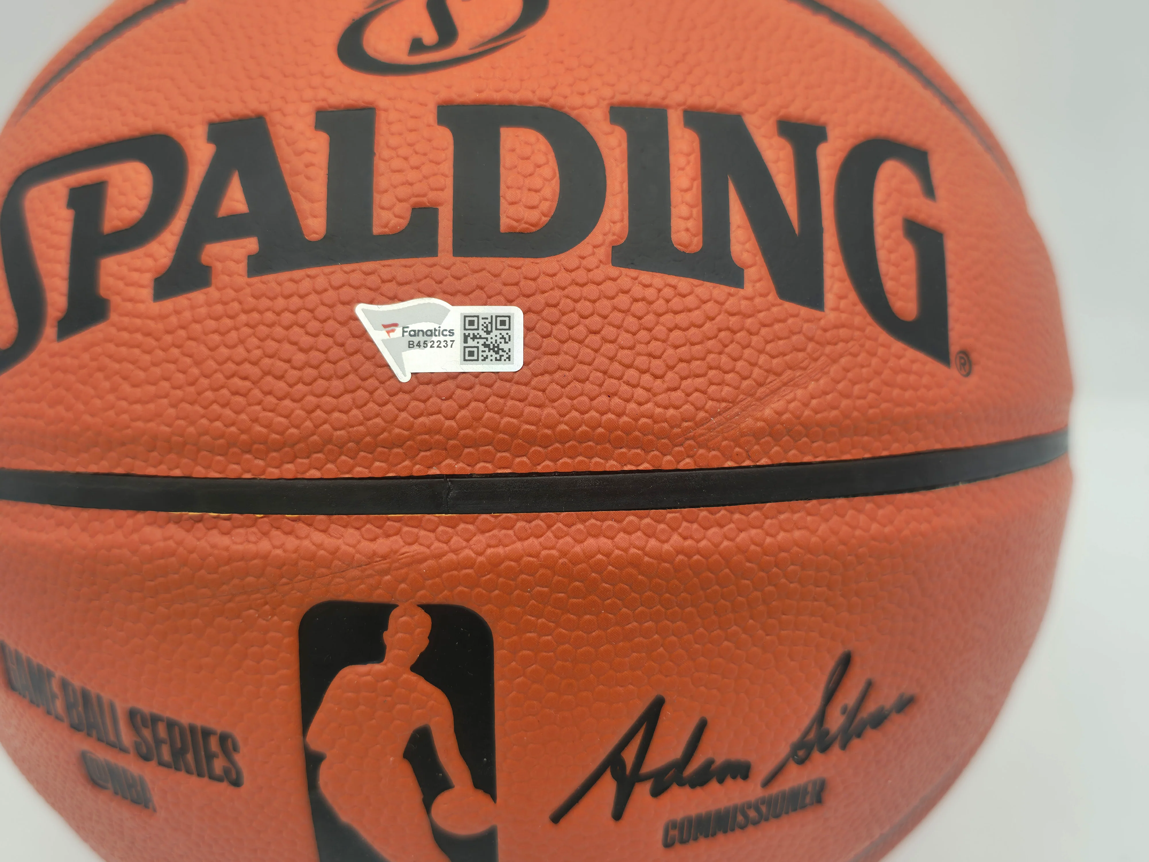 Luka Doncic Autographed Official Game Ball Series Basketball Dallas Mavericks Logo (Indent) Fanatics Holo #B452237 - Image 4
