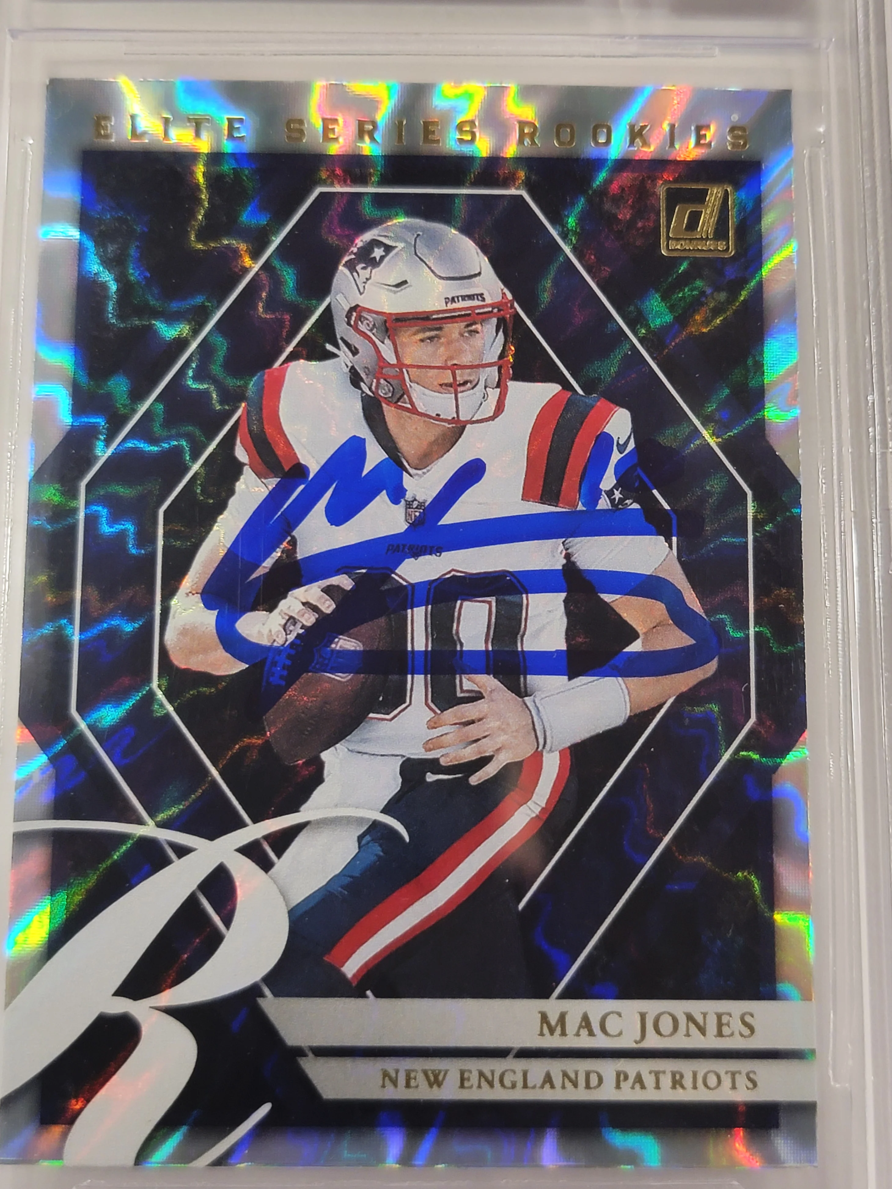 Mac Jones Autographed 2021 Donruss Elite Series Rookies Rookie Card #ESR-MJO New England Patriots Auto Grade Gem Mint 10 Beckett BAS #14867247 - Image 3