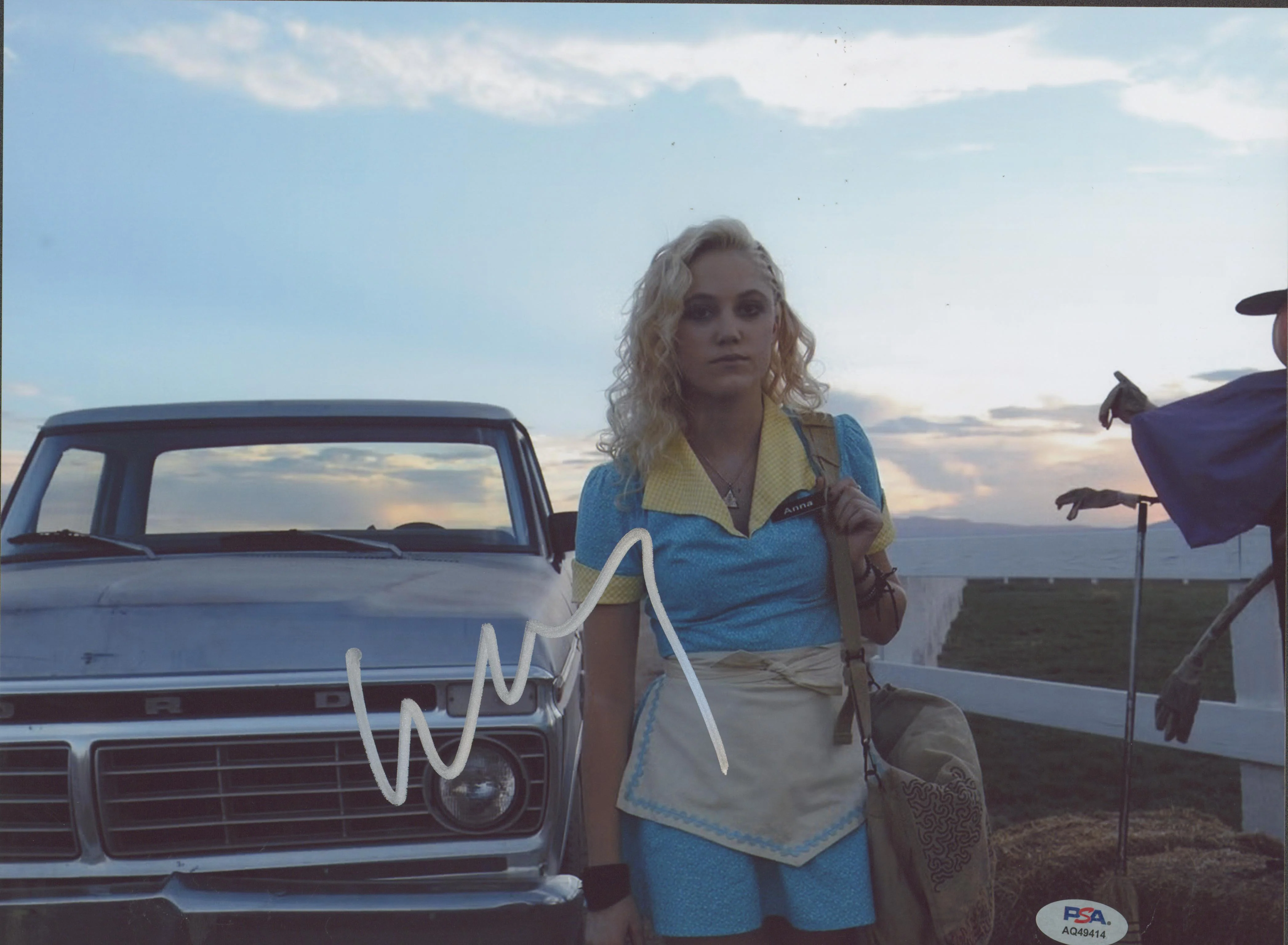 Maika Monroe The Guest Authentic Signed 11x14 Horizontal Photo PSA/DNA #AQ49414 - Image 2