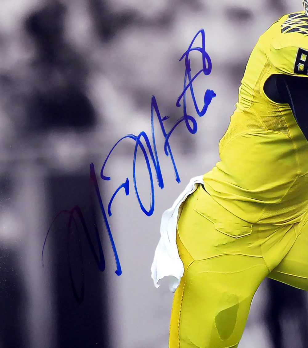 Marcus Mariota Autographed 16x20 Photo Oregon Ducks Spotlight MM Holo #16108 - Image 2