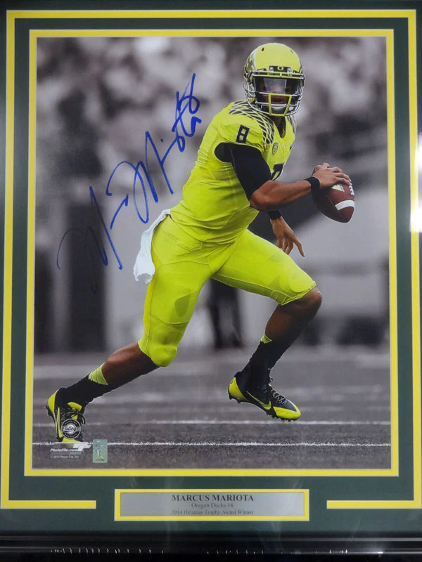 Marcus Mariota Autographed Framed 16x20 Photo Oregon Ducks MM Holo Stock #89809 - Image 2