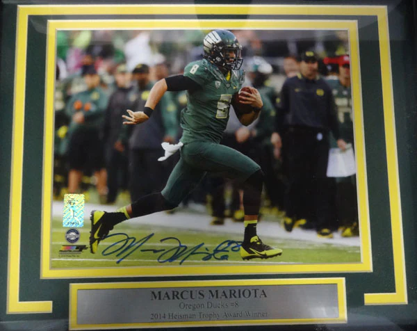Marcus Mariota Autographed Framed 8x10 Photo Oregon Ducks MM Holo Stock #89817 - Image 2