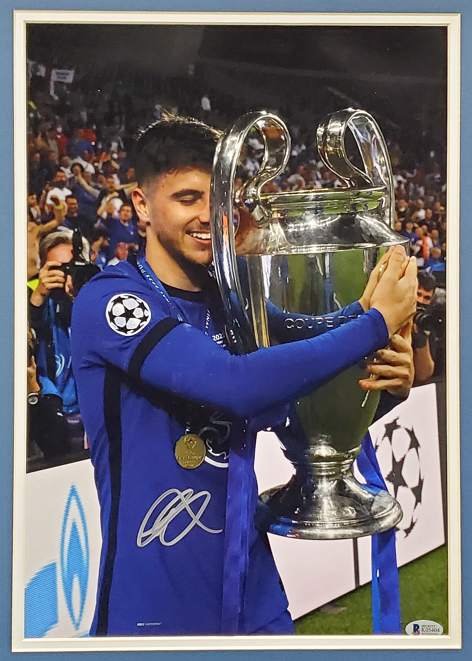 Mason Mount Autographed Framed 11x14 Photo Chelsea F.C. Beckett BAS Stock #197148 - Image 2
