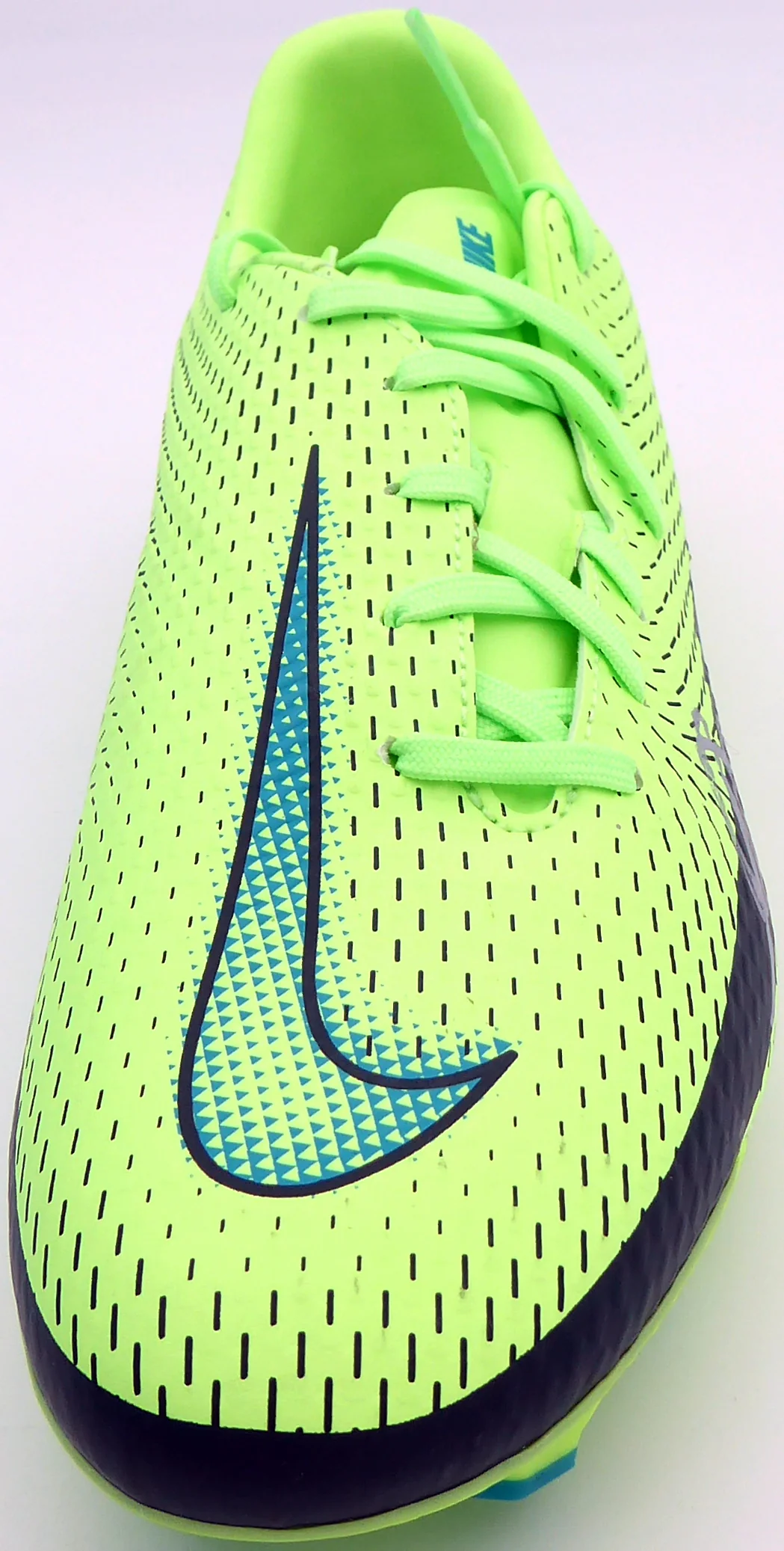 Mason Mount Autographed Green Nike Phantom Cleat Shoe Chelsea F.C. Size 8.5 Beckett BAS #K06314 - Image 3