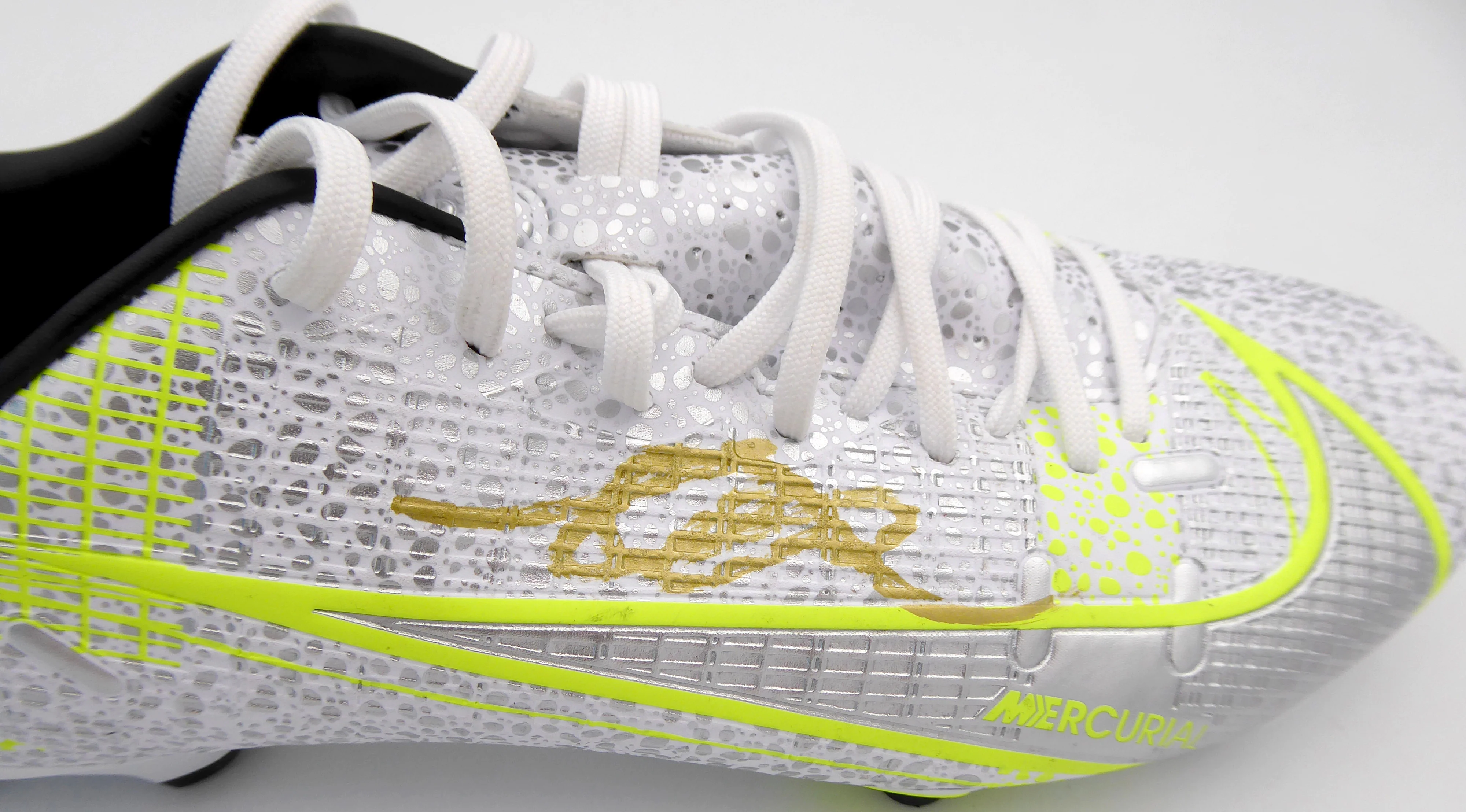 Mason Mount Autographed Silver & Yellow Nike Mercurial Cleat Shoe Chelsea F.C. Size 8 Beckett BAS #K06350 - Image 2