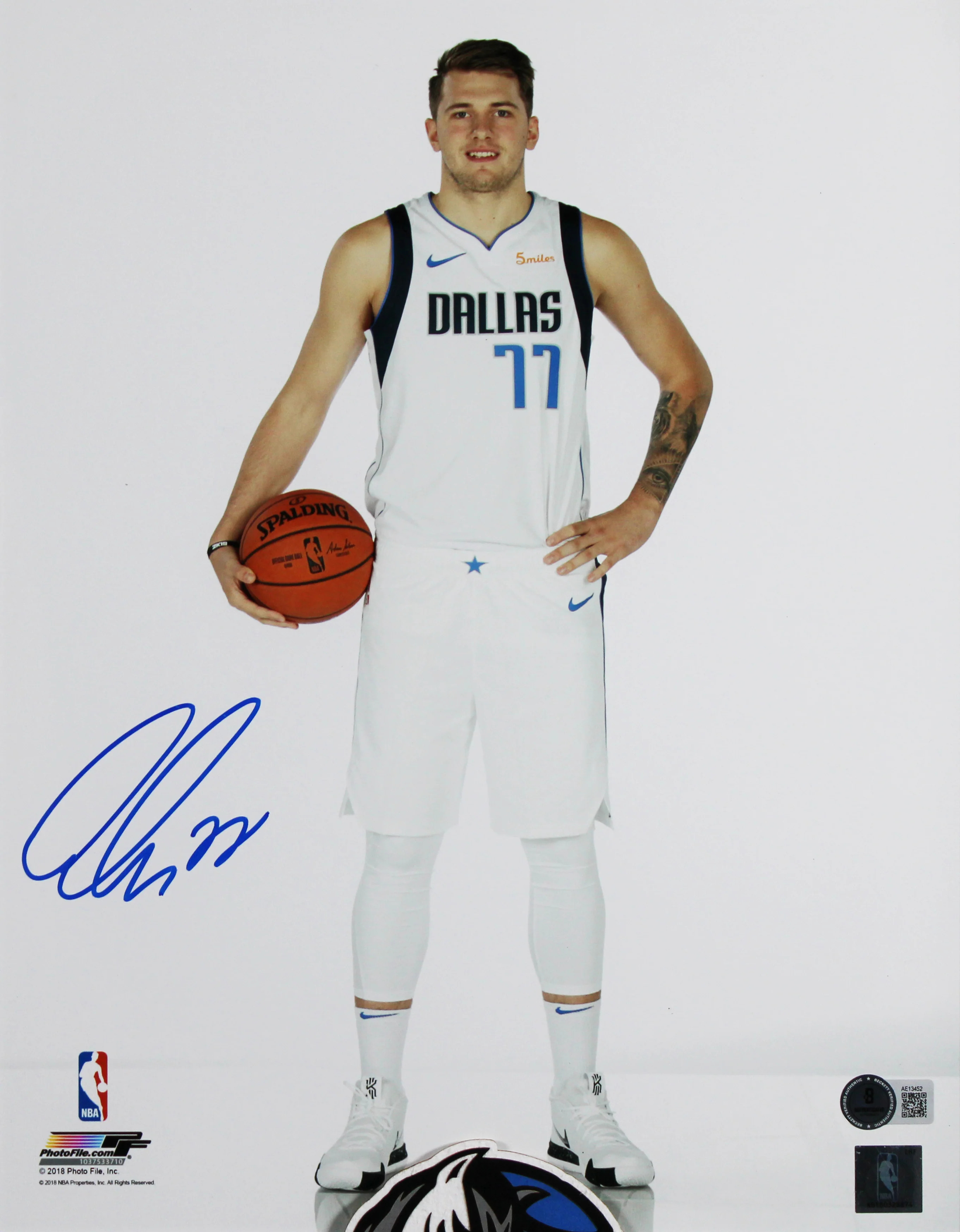 Mavericks Luka Doncic Authentic Signed 11x14 Framed Photo BAS #AE13452 - Image 3