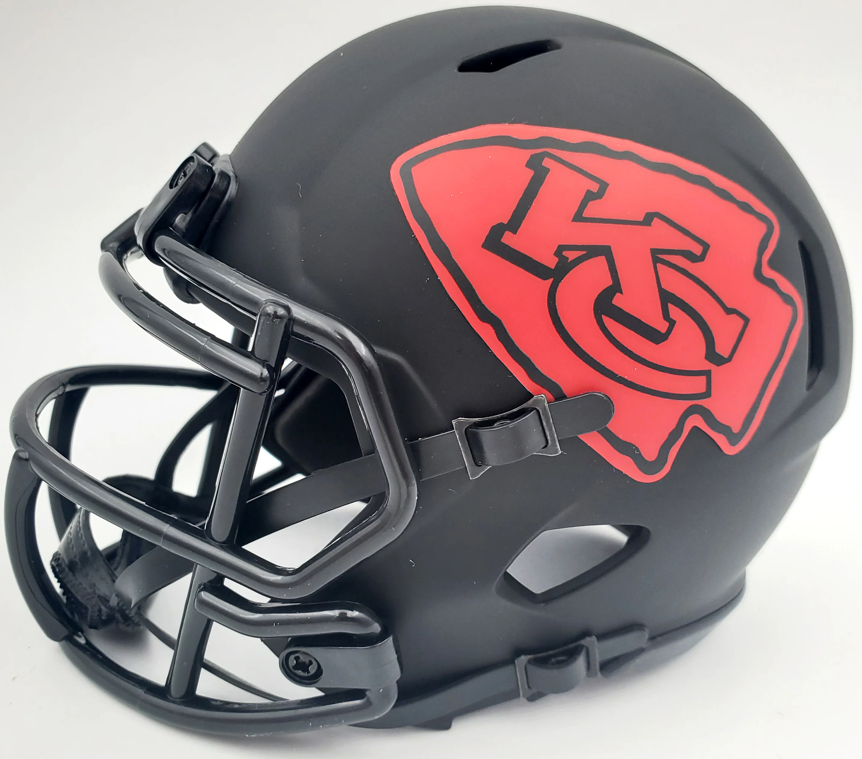 Mecole Hardman Autographed Kansas City Chiefs Eclipse Black Speed Mini Helmet Beckett BAS Stock #185784 - Image 4