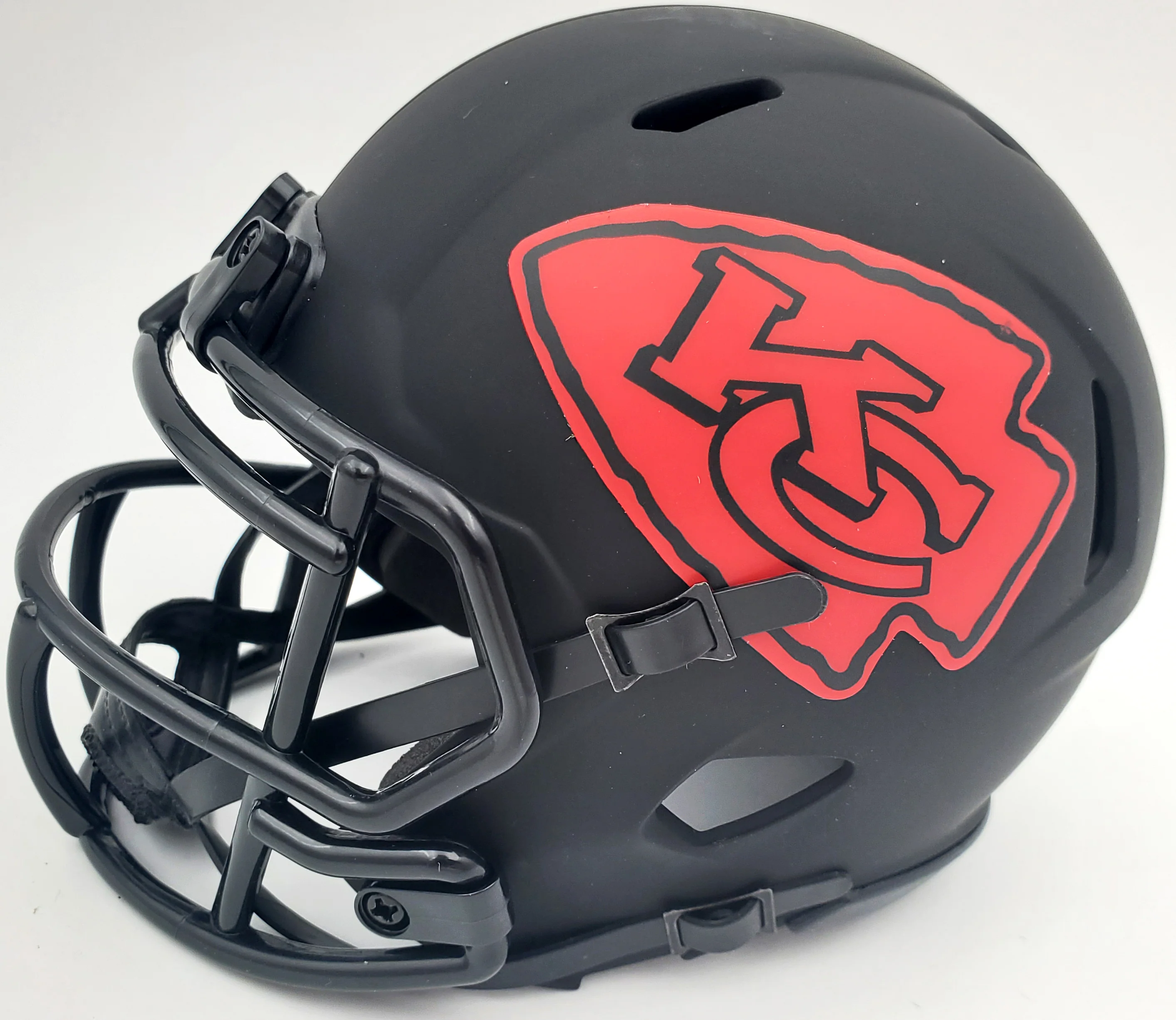 Mecole Hardman Autographed Kansas City Chiefs Eclipse Black Speed Mini Helmet "Jet" Beckett BAS Stock #185785 - Image 4