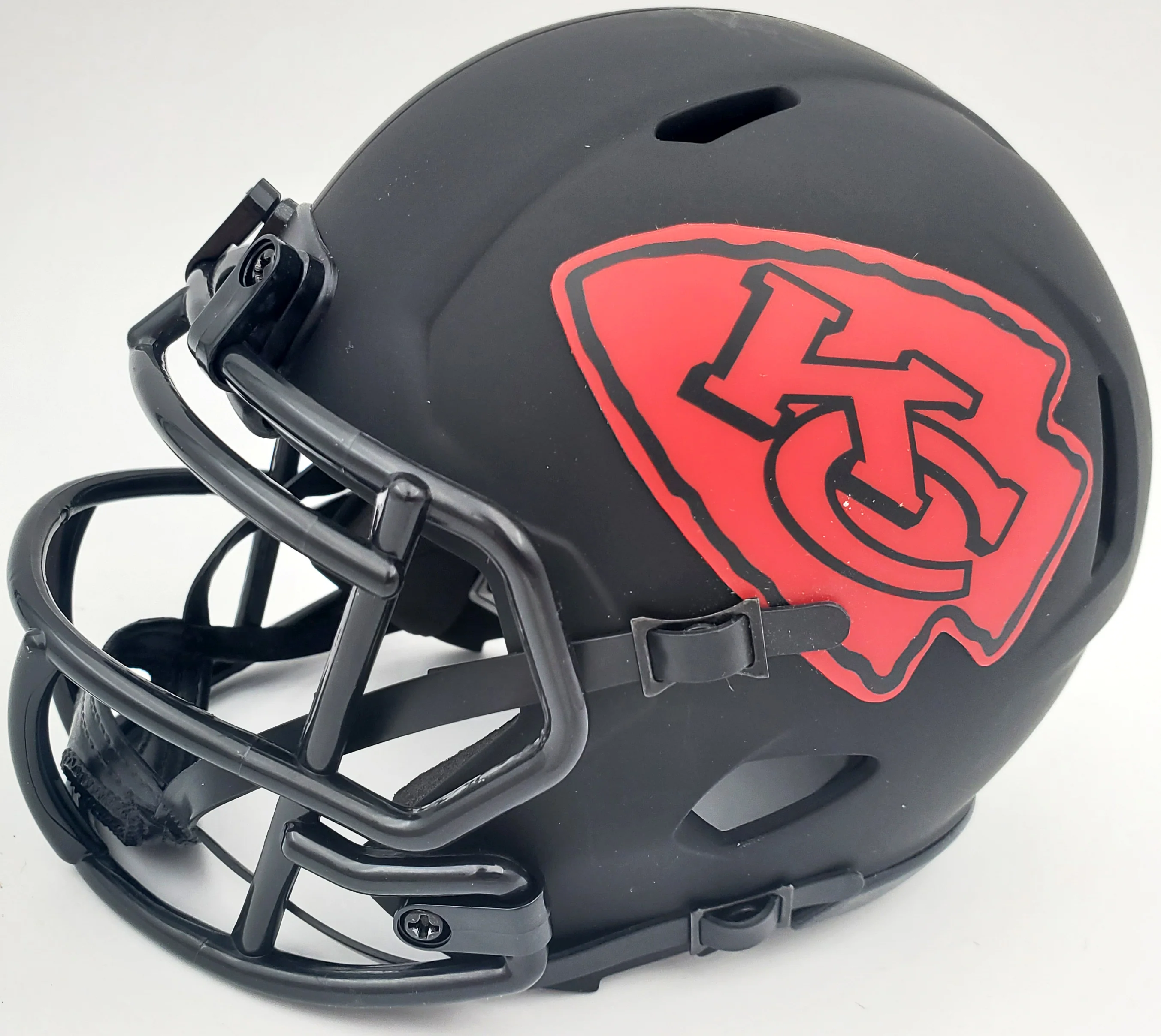 Mecole Hardman Autographed Kansas City Chiefs Eclipse Black Speed Mini Helmet "SB LIV Champs" Beckett BAS Stock #185786 - Image 4