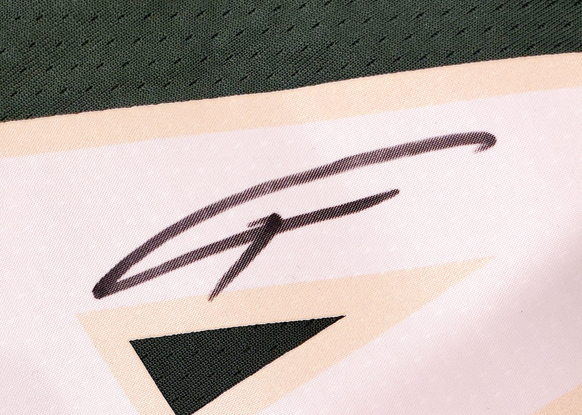 Milwaukee Bucks Giannis Antetokounmpo Autographed Green Nike Jersey Size XXL Beckett BAS Stock #191165 - Image 3