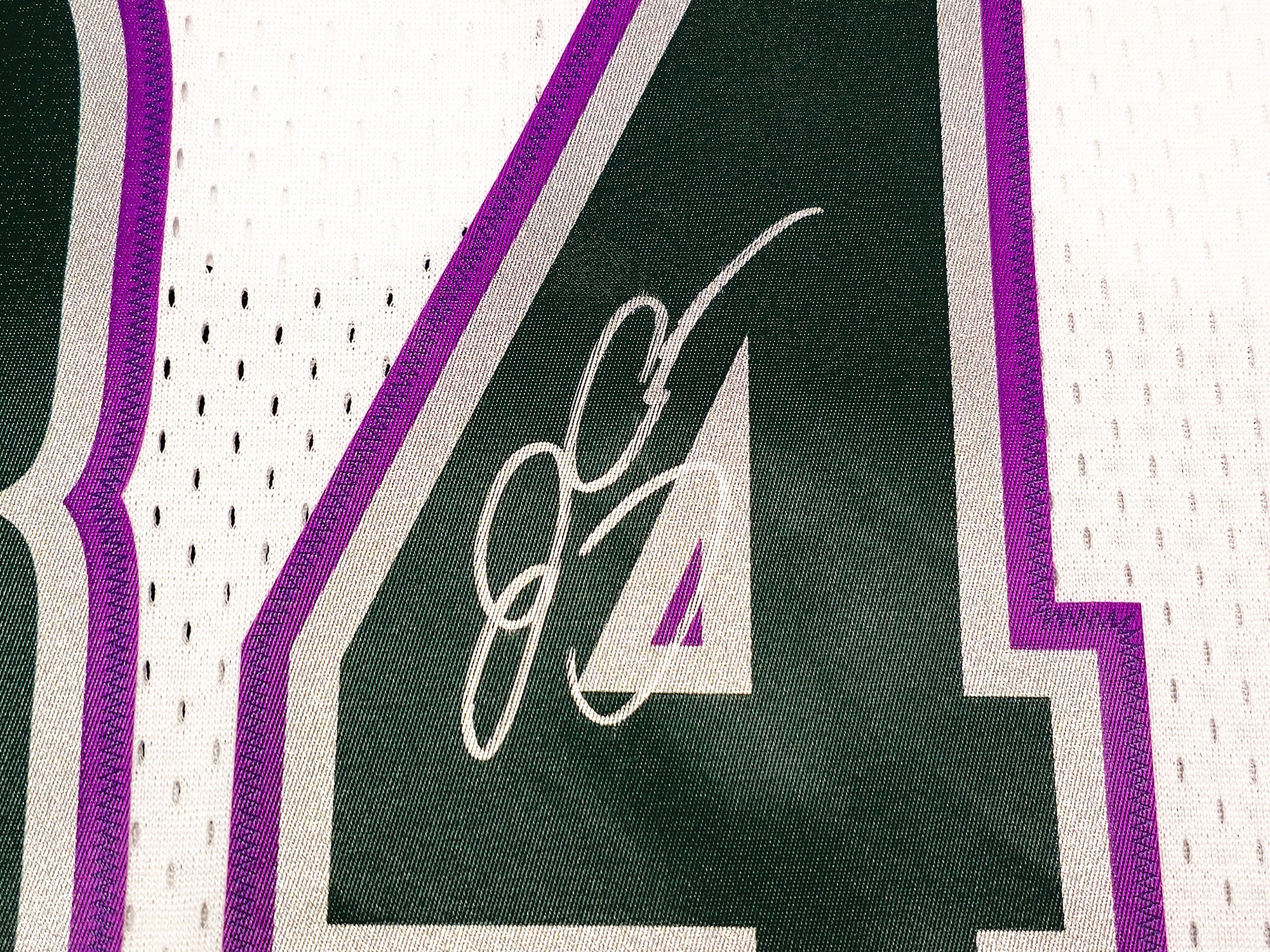 Milwaukee Bucks Ray Allen Autographed White Authentic Mitchell & Ness 1996-97 Ray Allen HWC Swingman Jersey Size XL Beckett BAS Witness Stock #221294 - Image 4