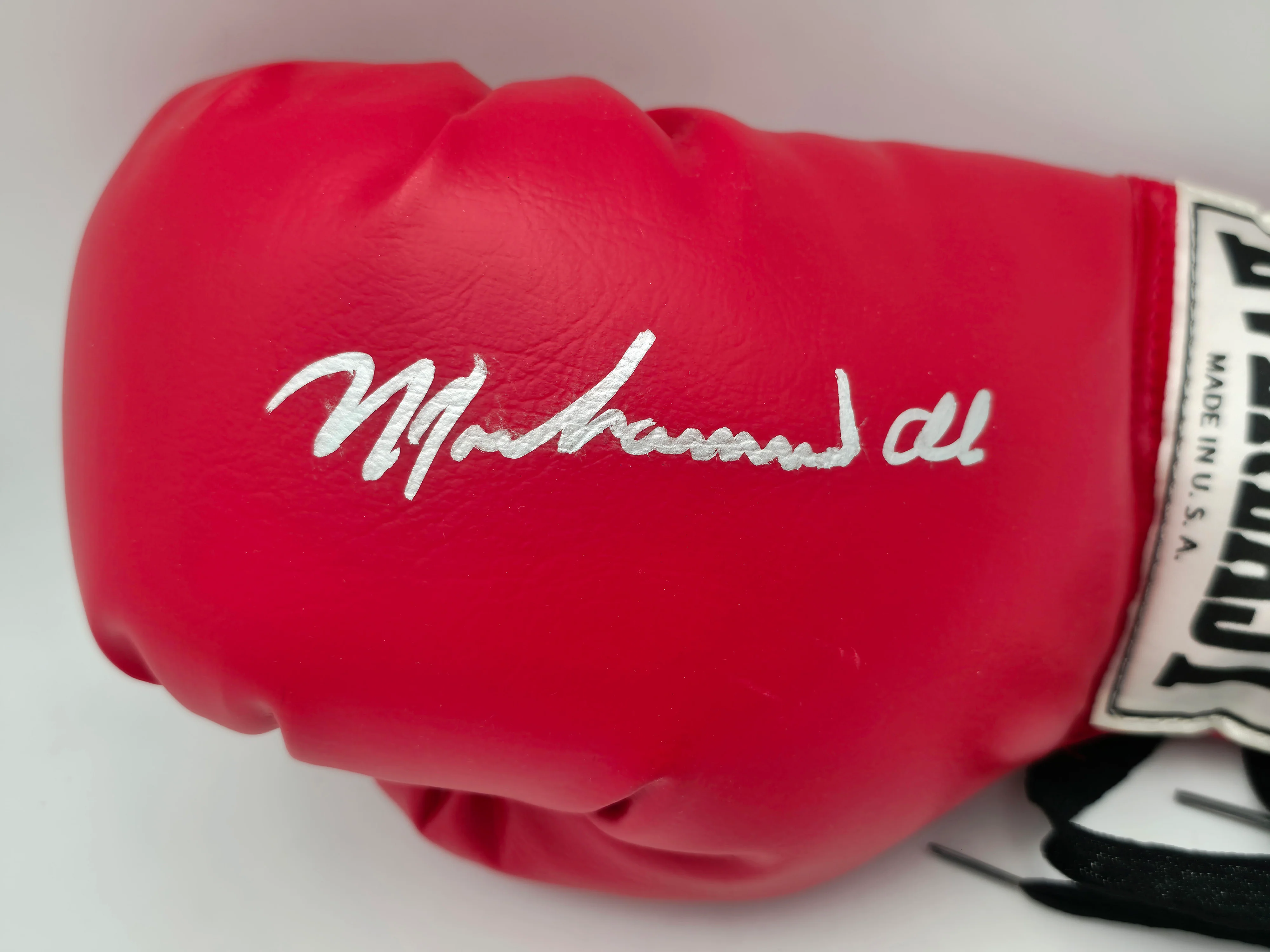 Muhammad Ali Autographed Red Everlast Boxing Glove RH PSA/DNA #K47309 - Image 2