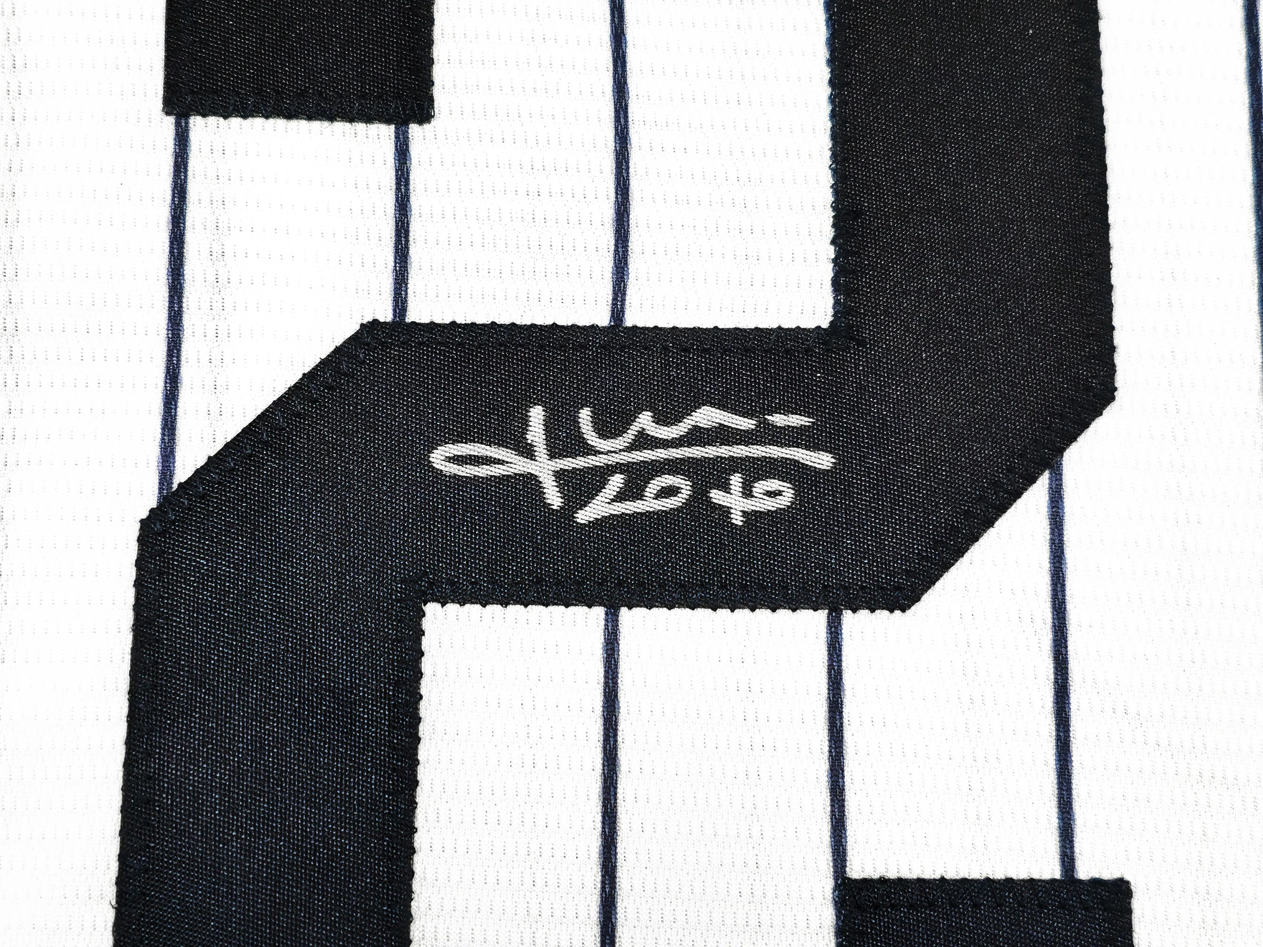 New York Yankees Juan Soto Autographed White Pinstripes Nike Jersey Size L Beckett BAS QR Stock #226401 - Image 4
