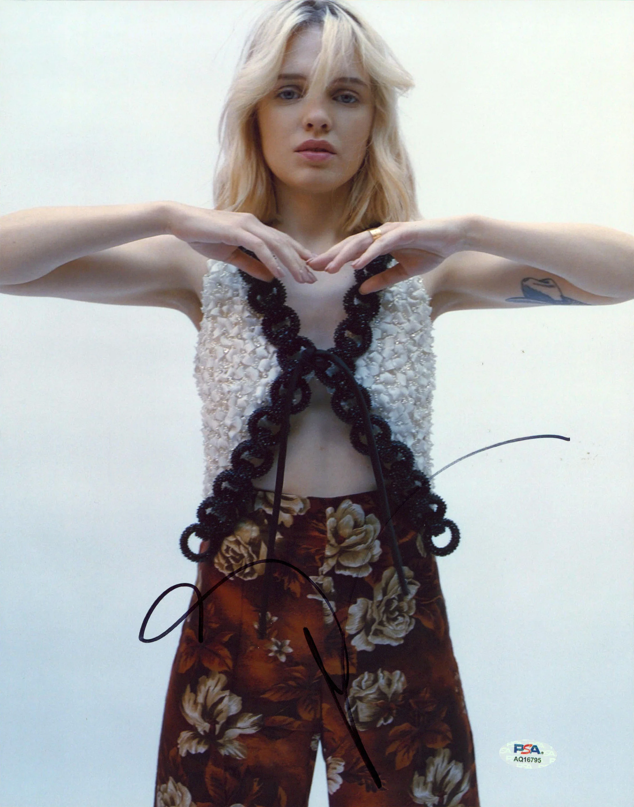 Odessa Young The Stand Authentic Signed 11x14 Vertical Photo PSA/DNA #AQ16795 - Image 2