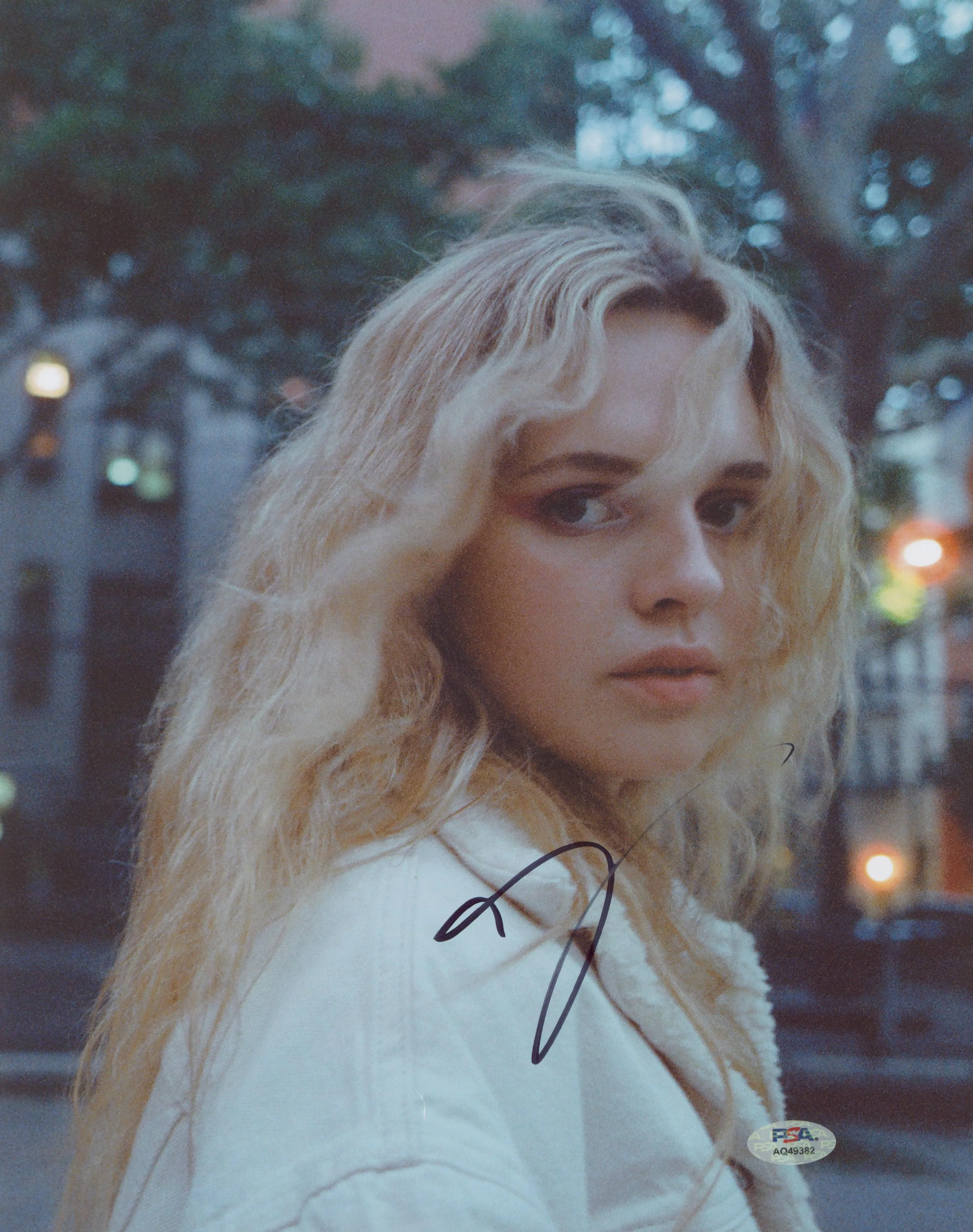 Odessa Young The Stand Authentic Signed 11x14 Vertical Photo PSA/DNA #AQ49382 - Image 2