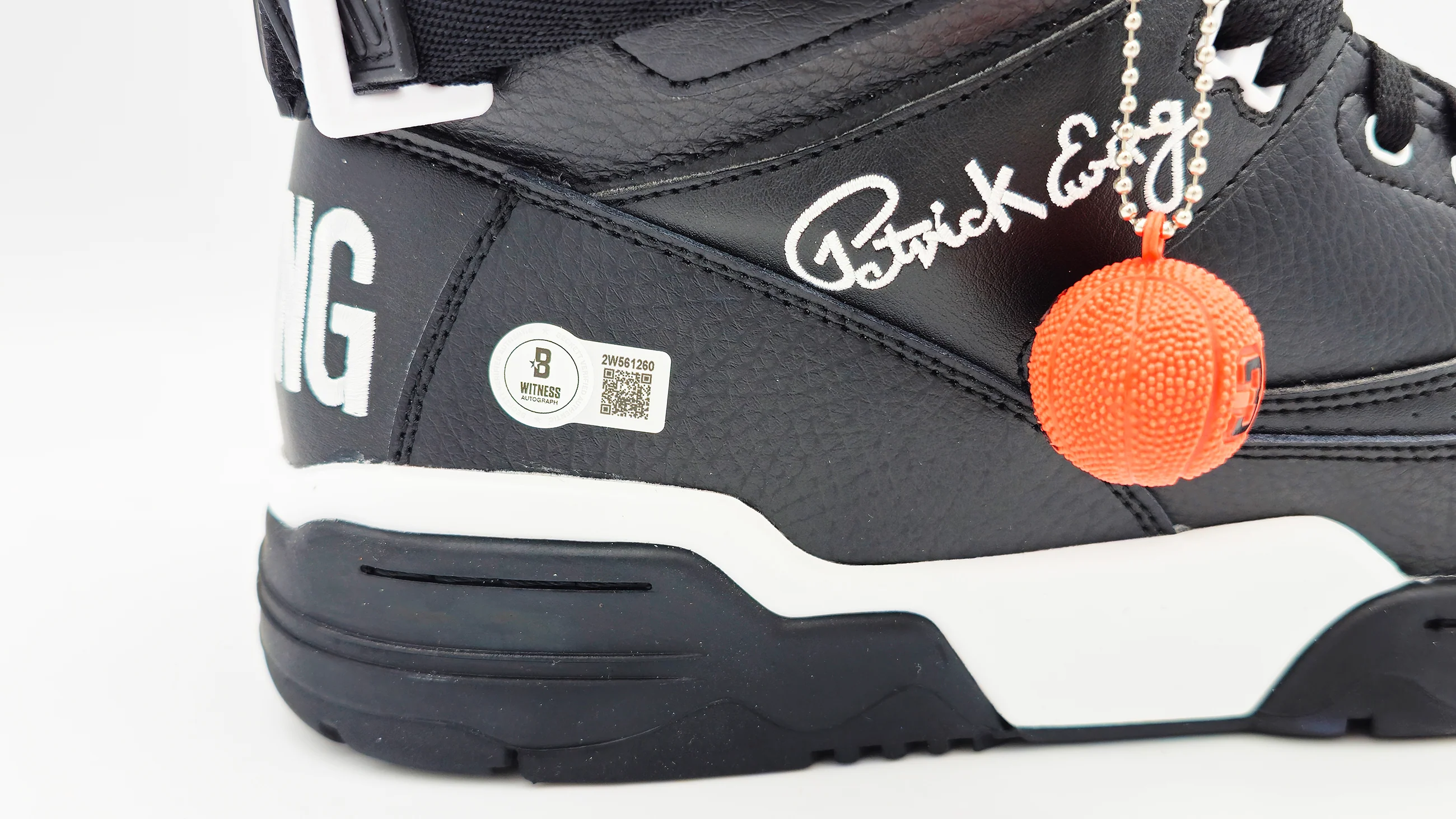 Patrick Ewing Autographed Black Ewing Athletics 33 HI Right Shoe New York Knicks Size 13 Beckett BAS Witness Stock #236552 - Image 4